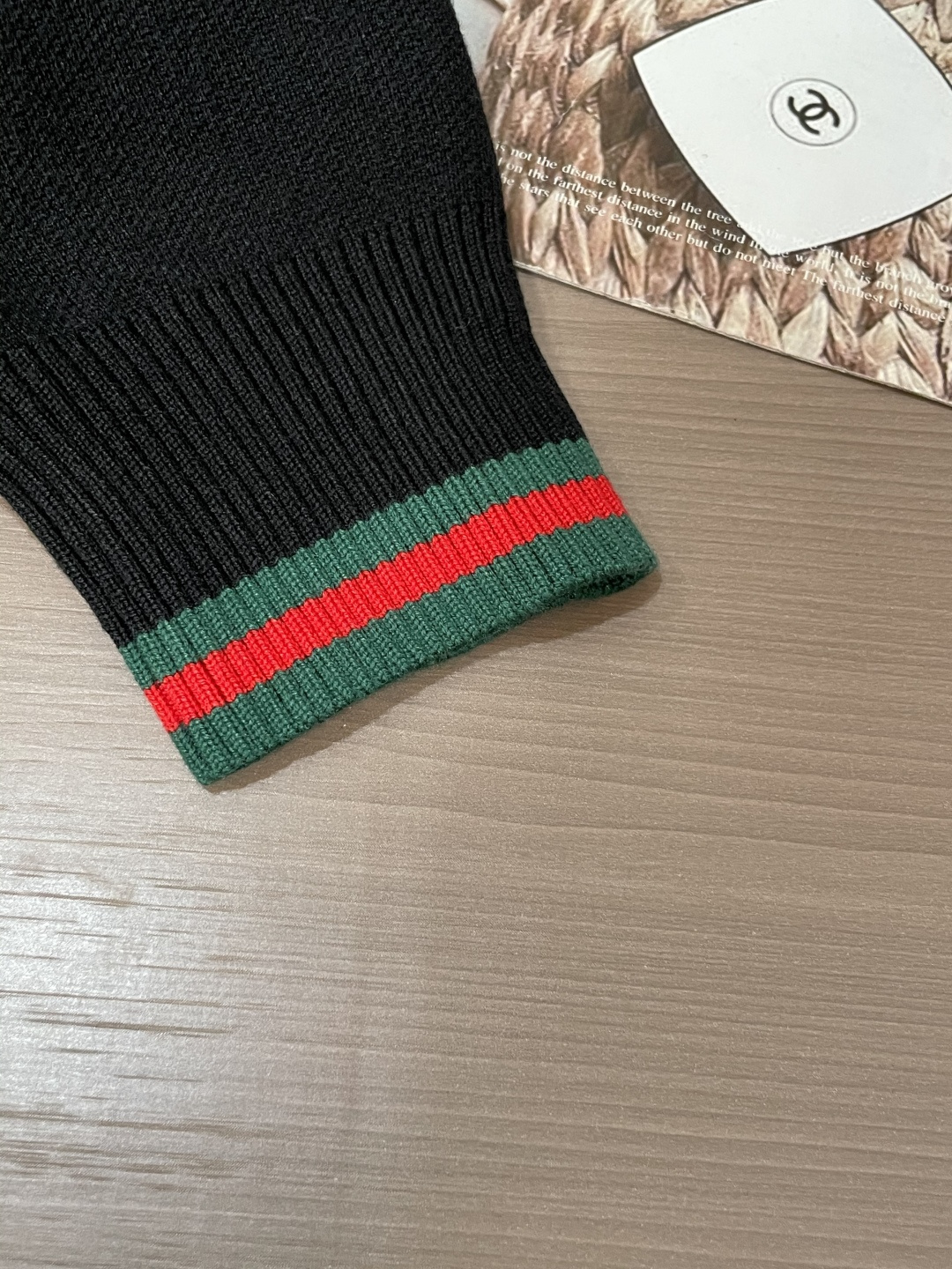 Gucc 重磅推荐！2025aw秋冬新款 专柜同步 时尚经典针织衫 秋冬必备款 采用针织衫加厚毛衣，精致