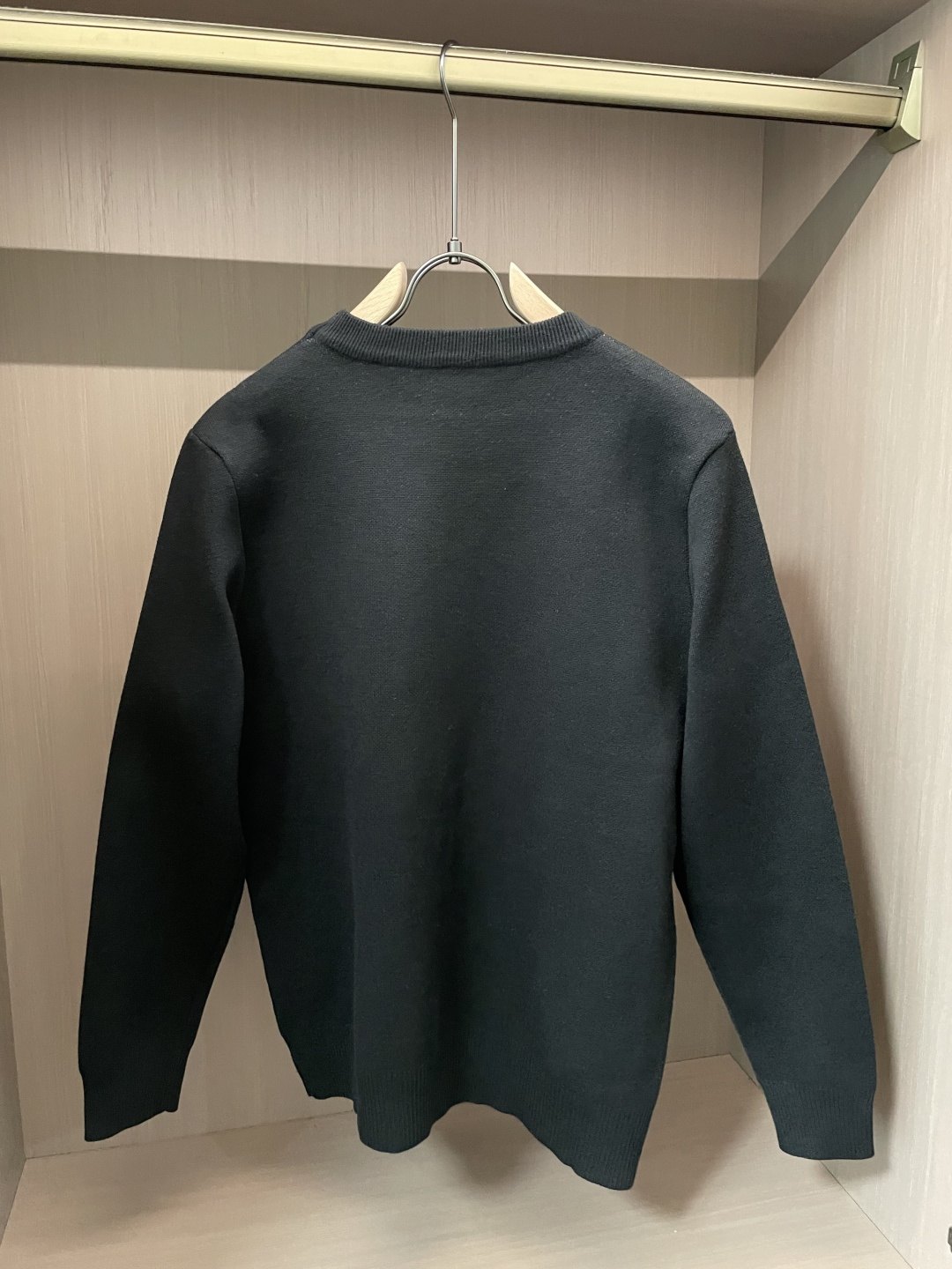 Fd 重磅推荐！2025aw秋冬新款 专柜同步 时尚经典针织衫 秋冬必备款 采用针织衫加厚毛衣，精致简洁