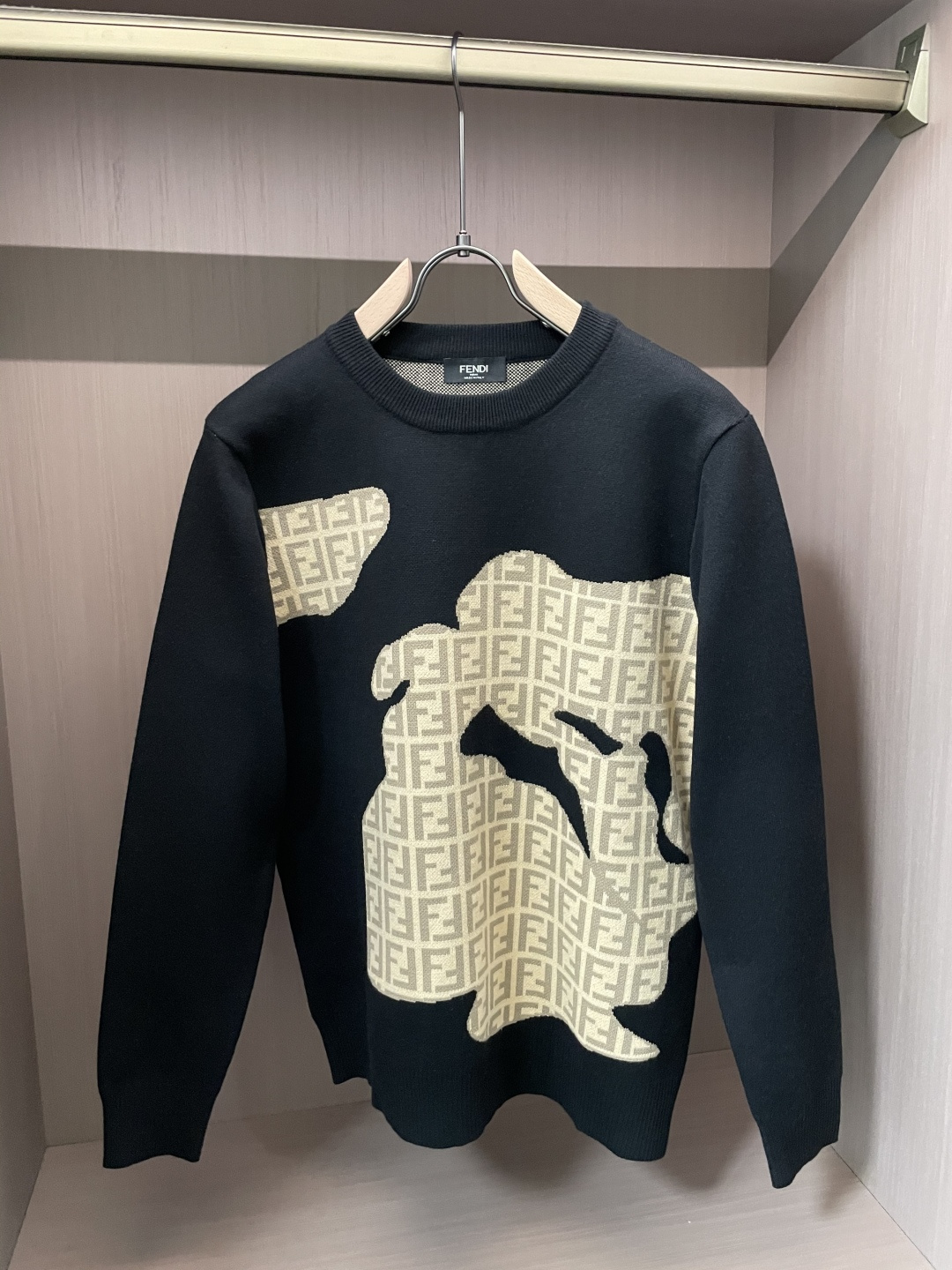 Fd 重磅推荐！2025aw秋冬新款 专柜同步 时尚经典针织衫 秋冬必备款 采用针织衫加厚毛衣，精致简洁