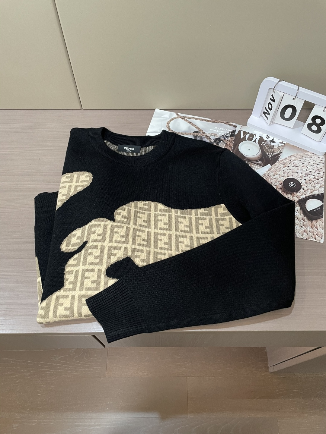 Fd 重磅推荐！2025aw秋冬新款 专柜同步 时尚经典针织衫 秋冬必备款 采用针织衫加厚毛衣，精致简洁