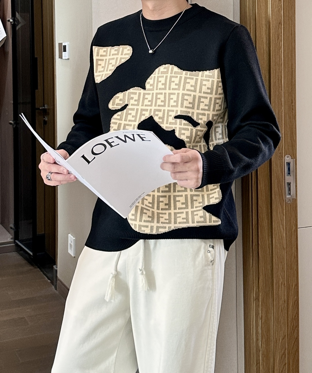 Fd 重磅推荐！2025aw秋冬新款 专柜同步 时尚经典针织衫 秋冬必备款 采用针织衫加厚毛衣，精致简洁