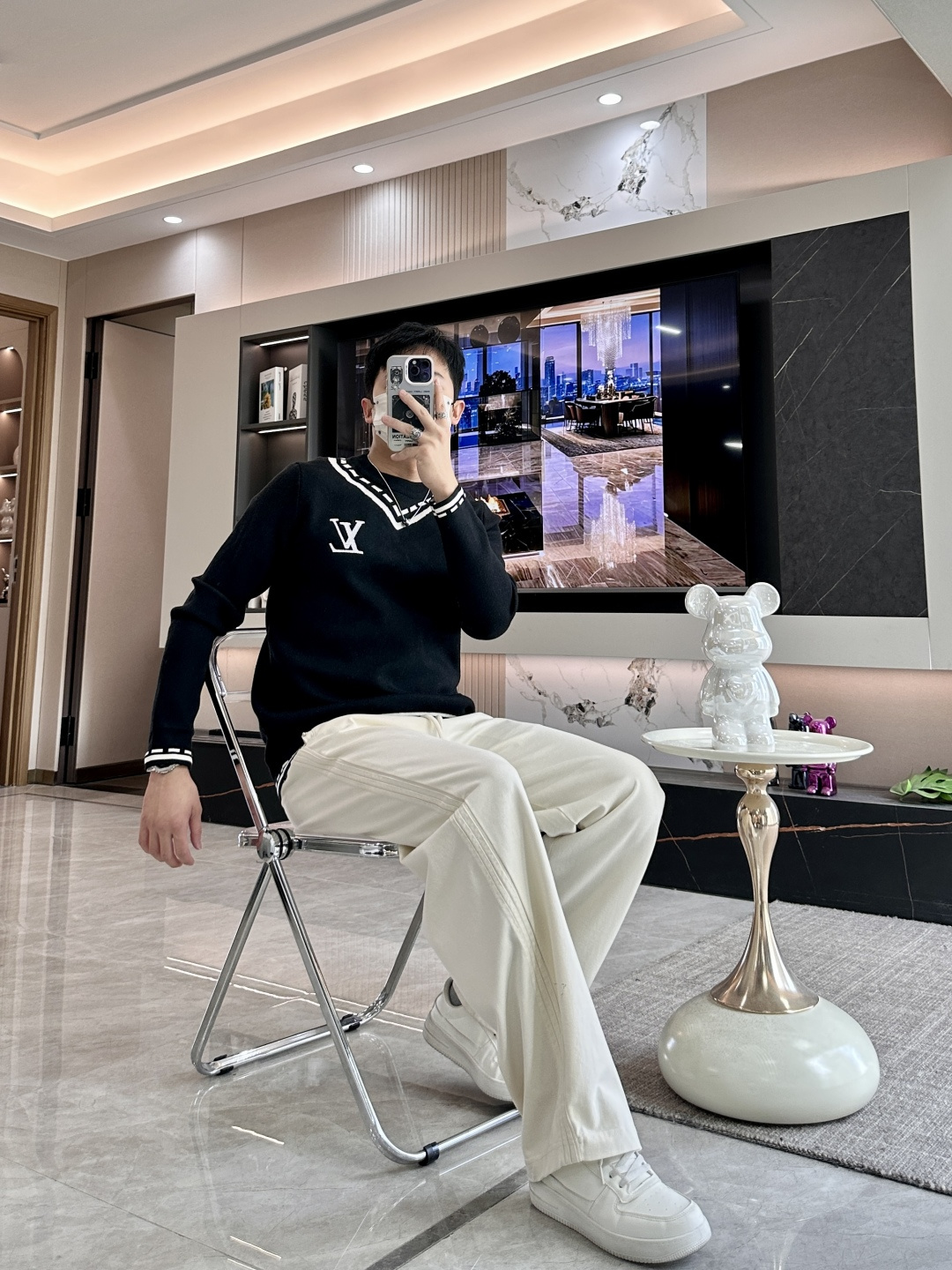 Lv 重磅推荐！2025aw秋冬新款 专柜同步 时尚经典针织衫 秋冬必备款 采用针织衫加厚毛衣，精致简洁