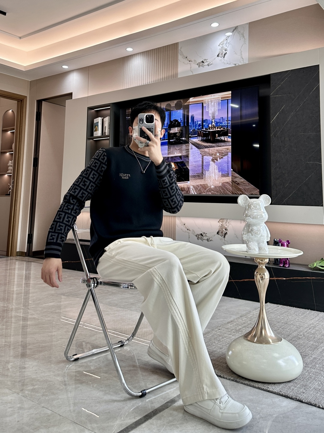 FD 重磅推荐！2025aw秋冬新款 专柜同步 时尚经典针织衫 秋冬必备款 采用针织衫加厚毛衣，精致简洁