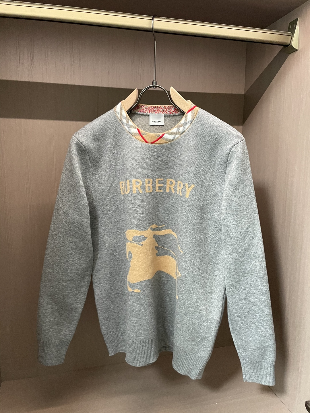 Bur 重磅推荐！2025aw秋冬新款 专柜同步 时尚经典针织衫 秋冬必备款 采用针织衫加厚毛衣，精致简