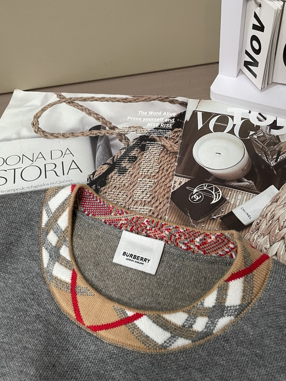 Bur 重磅推荐！2025aw秋冬新款 专柜同步 时尚经典针织衫 秋冬必备款 采用针织衫加厚毛衣，精致简