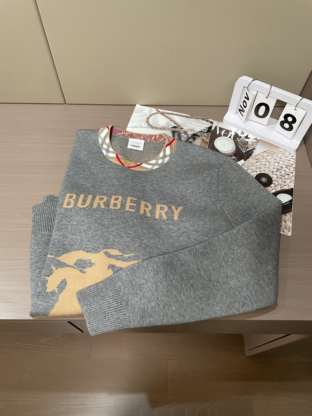 Bur 重磅推荐！2025aw秋冬新款 专柜同步 时尚经典针织衫 秋冬必备款 采用针织衫加厚毛衣，精致简