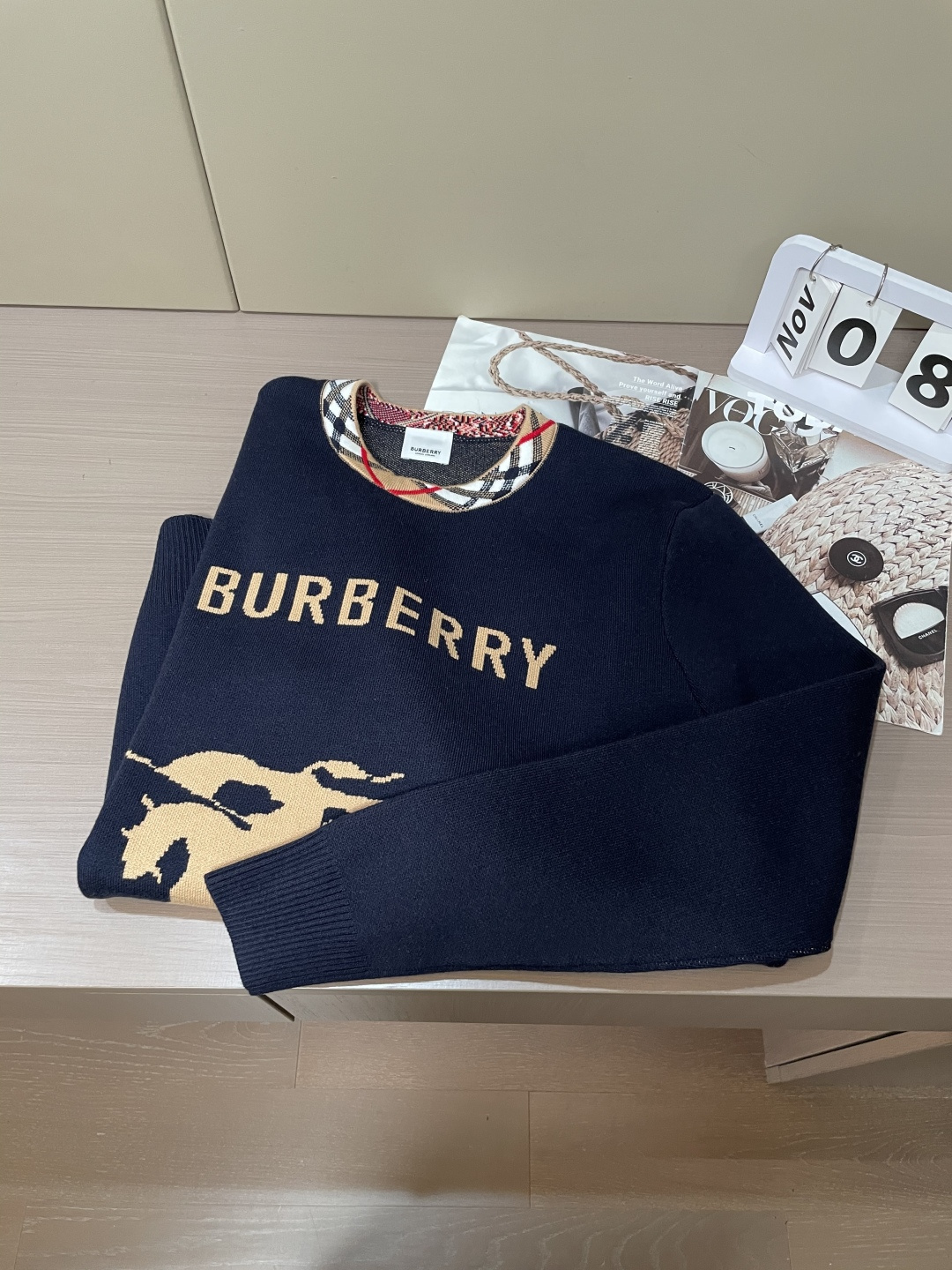 BUR 重磅推荐！2025aw秋冬新款 专柜同步 时尚经典针织衫 秋冬必备款 采用针织衫加厚毛衣，精致简