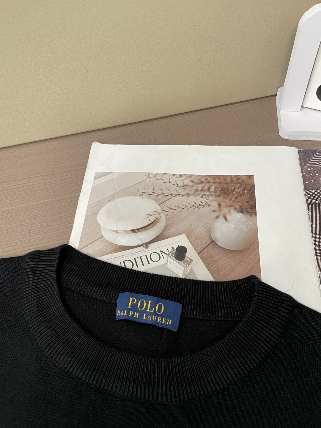 拉夫劳伦 2025秋冬 高级定制 都市风十足 经典简约大气圆领打底针织毛衣。 采用进口羊毛混纺面料 柔软