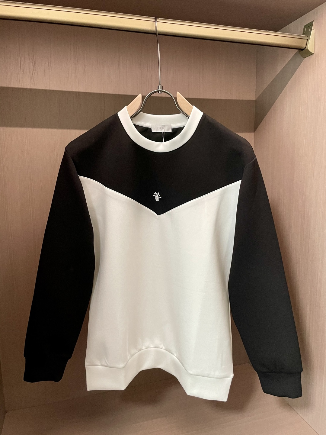 Dior 圆领套头卫衣；经典套头男女同款，简约大气系列单品，低调奢华大气百搭款！卫衣选用客供100%高克