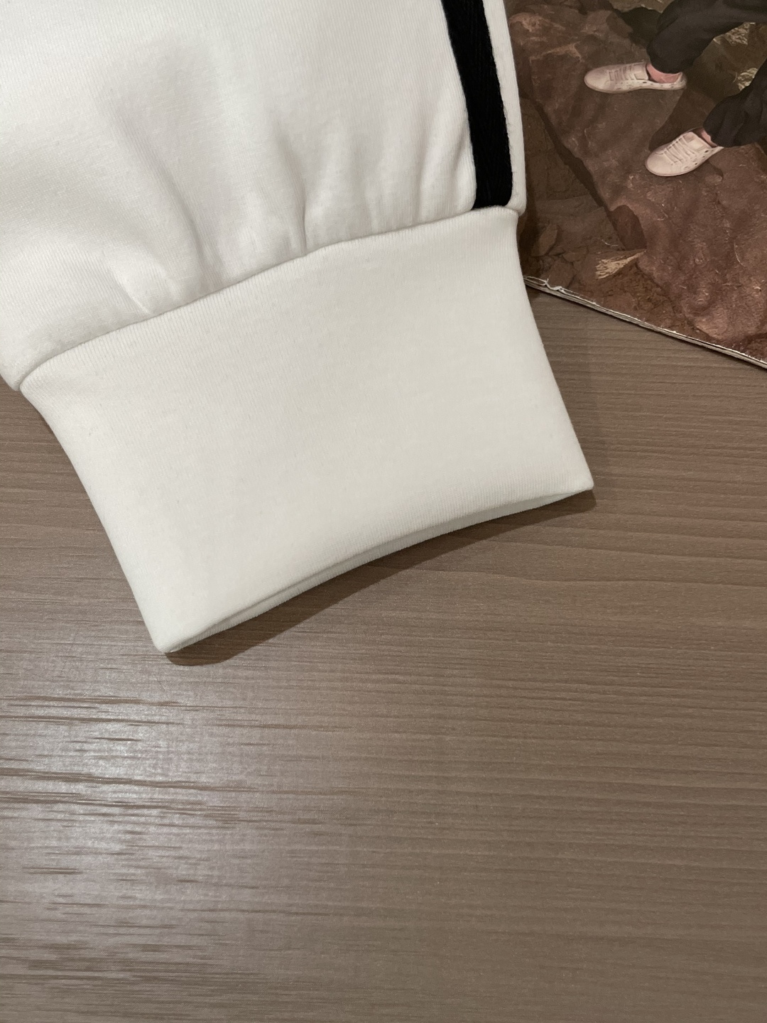 Prad 圆领套头卫衣；经典套头男女同款，简约大气系列单品，低调奢华大气百搭款！卫衣选用客供100%高克