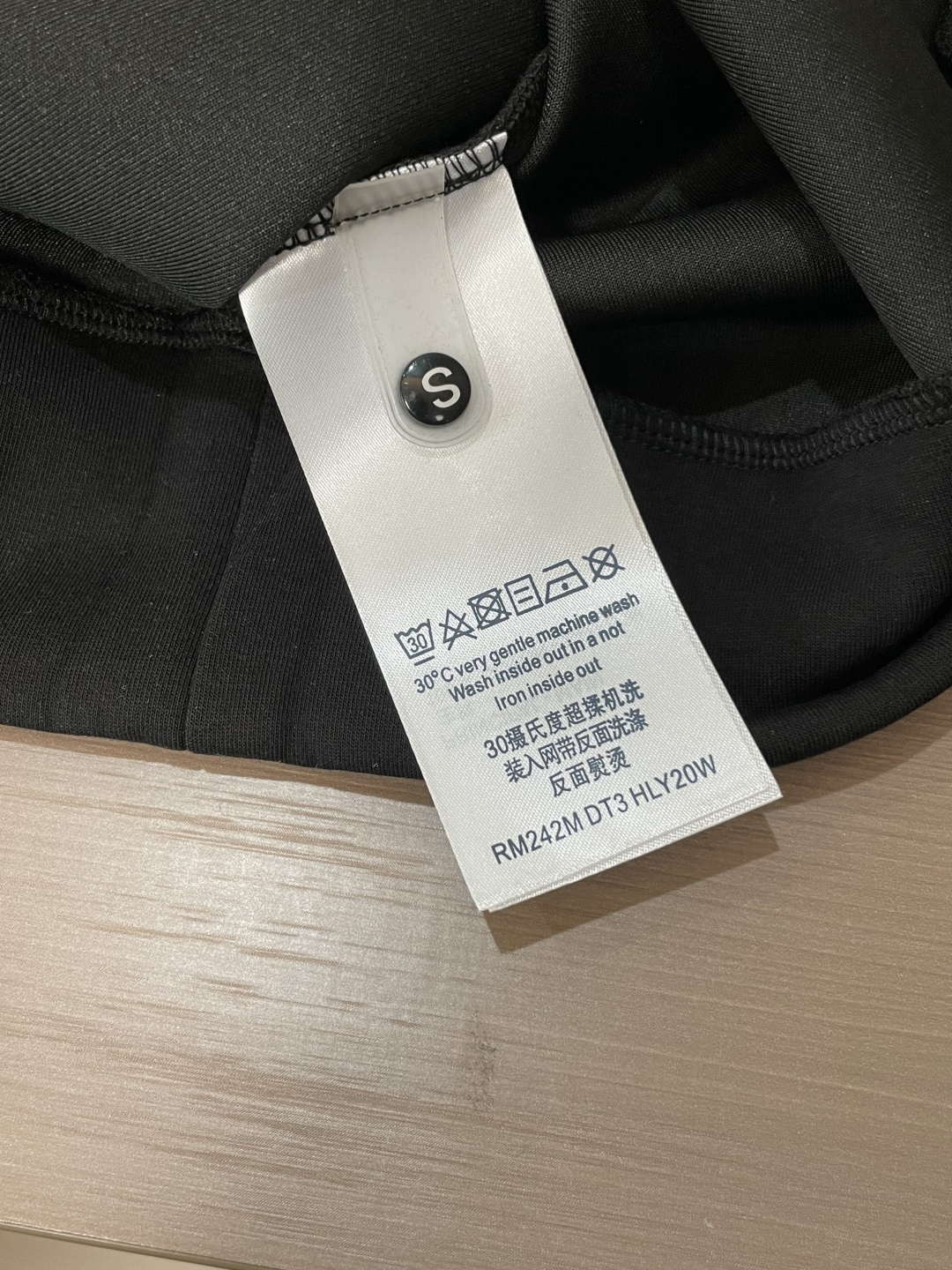 Lv 圆领套头卫衣；经典套头男女同款，简约大气系列单品，低调奢华大气百搭款！卫衣选用客供100%高克重棉