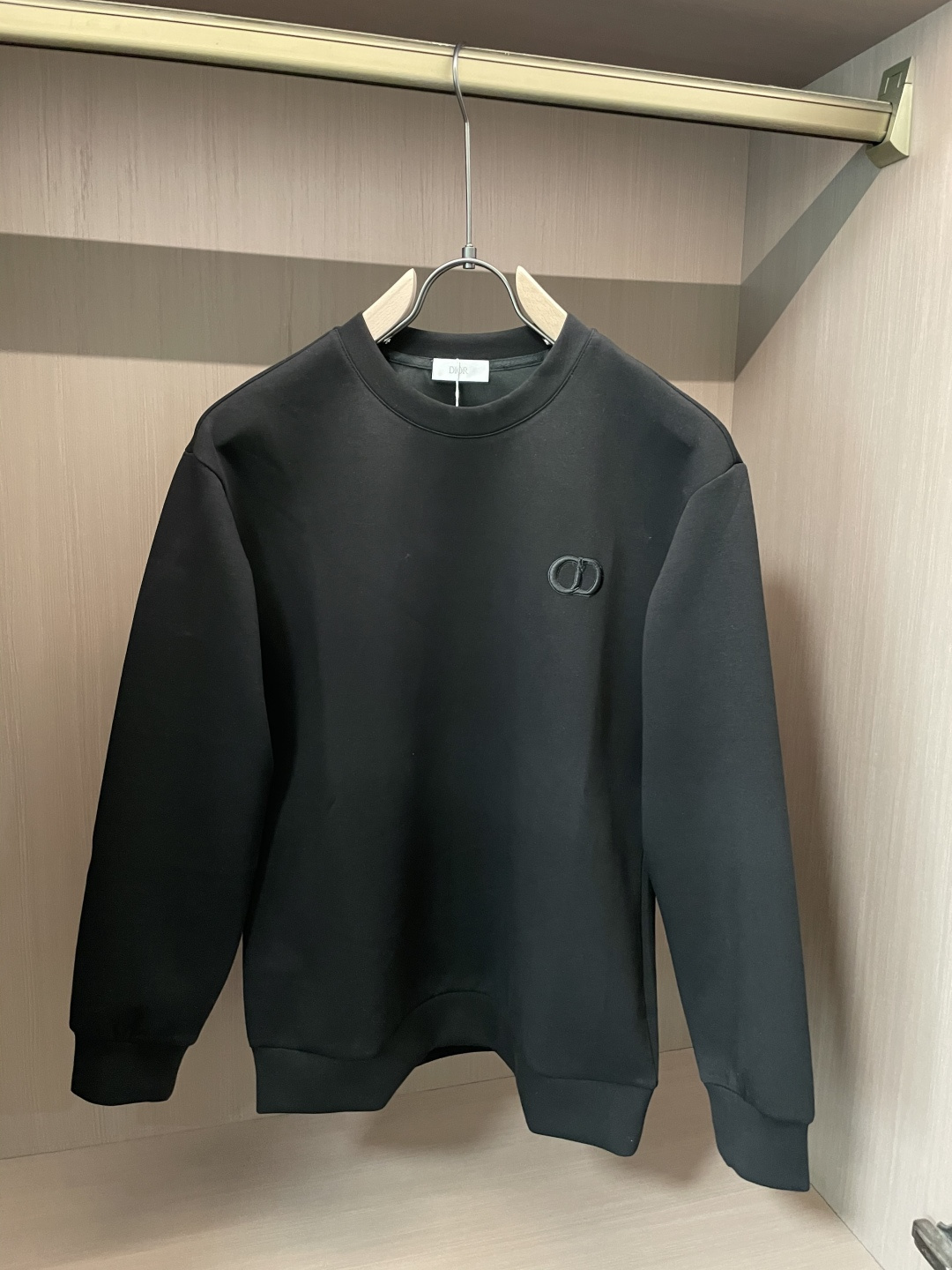 Dior 圆领套头卫衣；经典套头男女同款，简约大气系列单品，低调奢华大气百搭款！卫衣选用客供100%高克