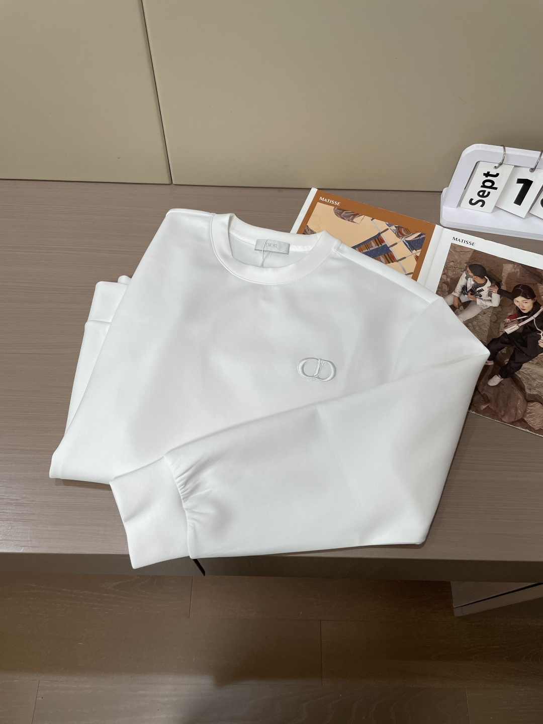 Dior 圆领套头卫衣；经典套头男女同款，简约大气系列单品，低调奢华大气百搭款！卫衣选用客供100%高克