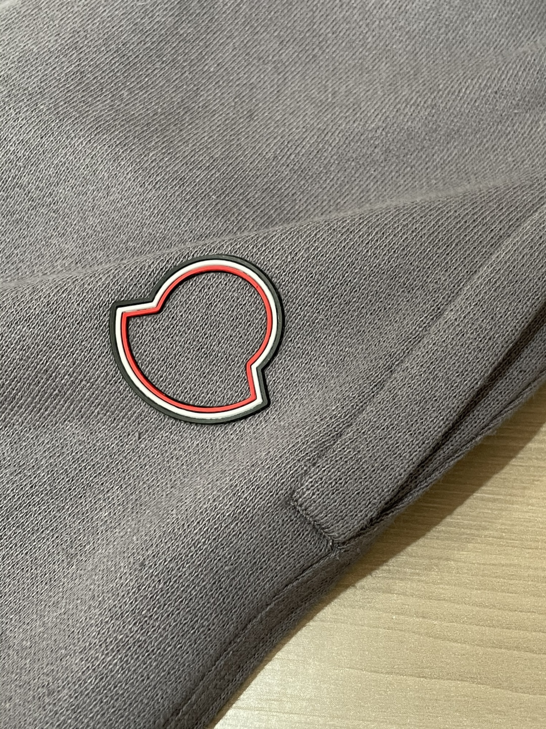 蒙口 🆕2025秋冬新款休闲裤！官网同步发售。品牌经典LOGO休闲裤 ，定制面料，舒适度极好，手触感强烈