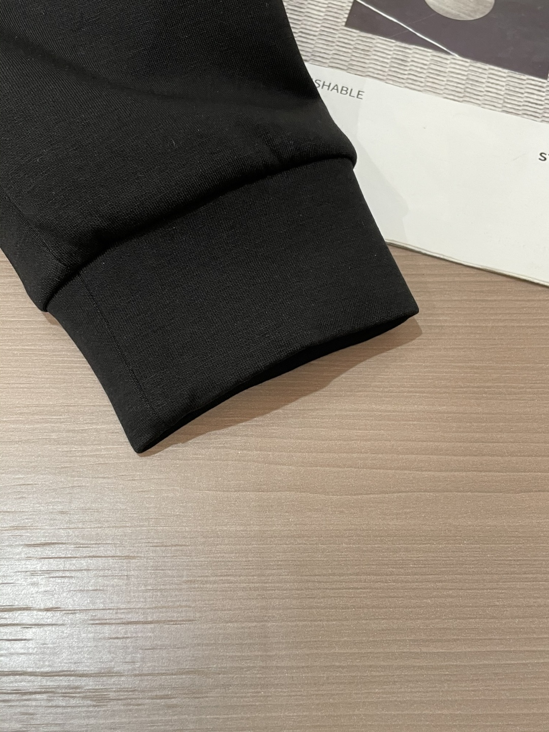 蒙口 2025秋冬新款长袖，定制面料，独特工艺logo，舒适性与透气性兼优，柔软抗皱弹性和垂性极佳，无论