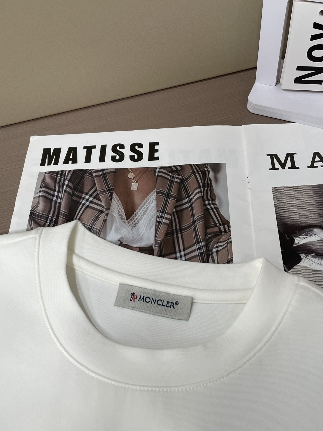 蒙口 2025秋冬新款长袖，定制面料，独特工艺logo，舒适性与透气性兼优，柔软抗皱弹性和垂性极佳，无论