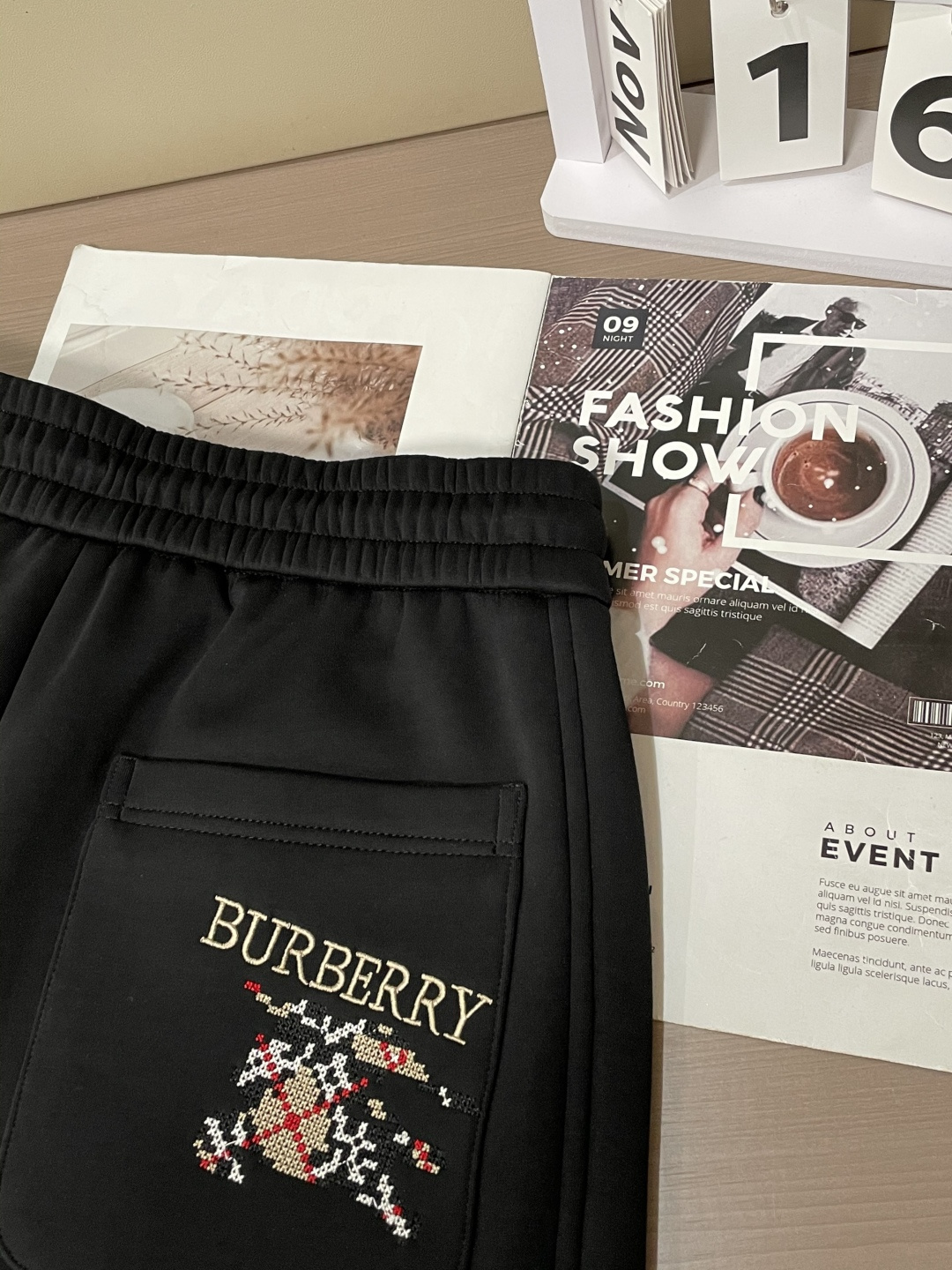 25秋冬上新 BUR官网同步 内里加绒码数M-4XL