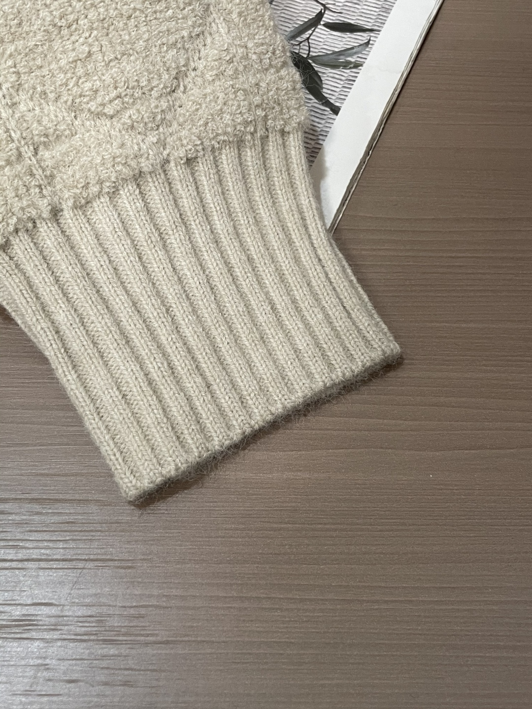 CD 25早秋新款纯色菱形格纹格子立领开衫针织衫 D家以其精湛的工艺技术和源源不断的想像力 成为当代最具