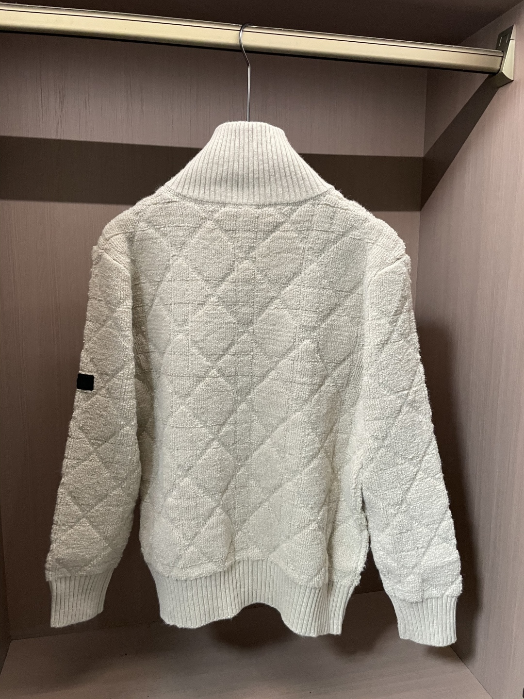 CD 25早秋新款纯色菱形格纹格子立领开衫针织衫 D家以其精湛的工艺技术和源源不断的想像力 成为当代最具