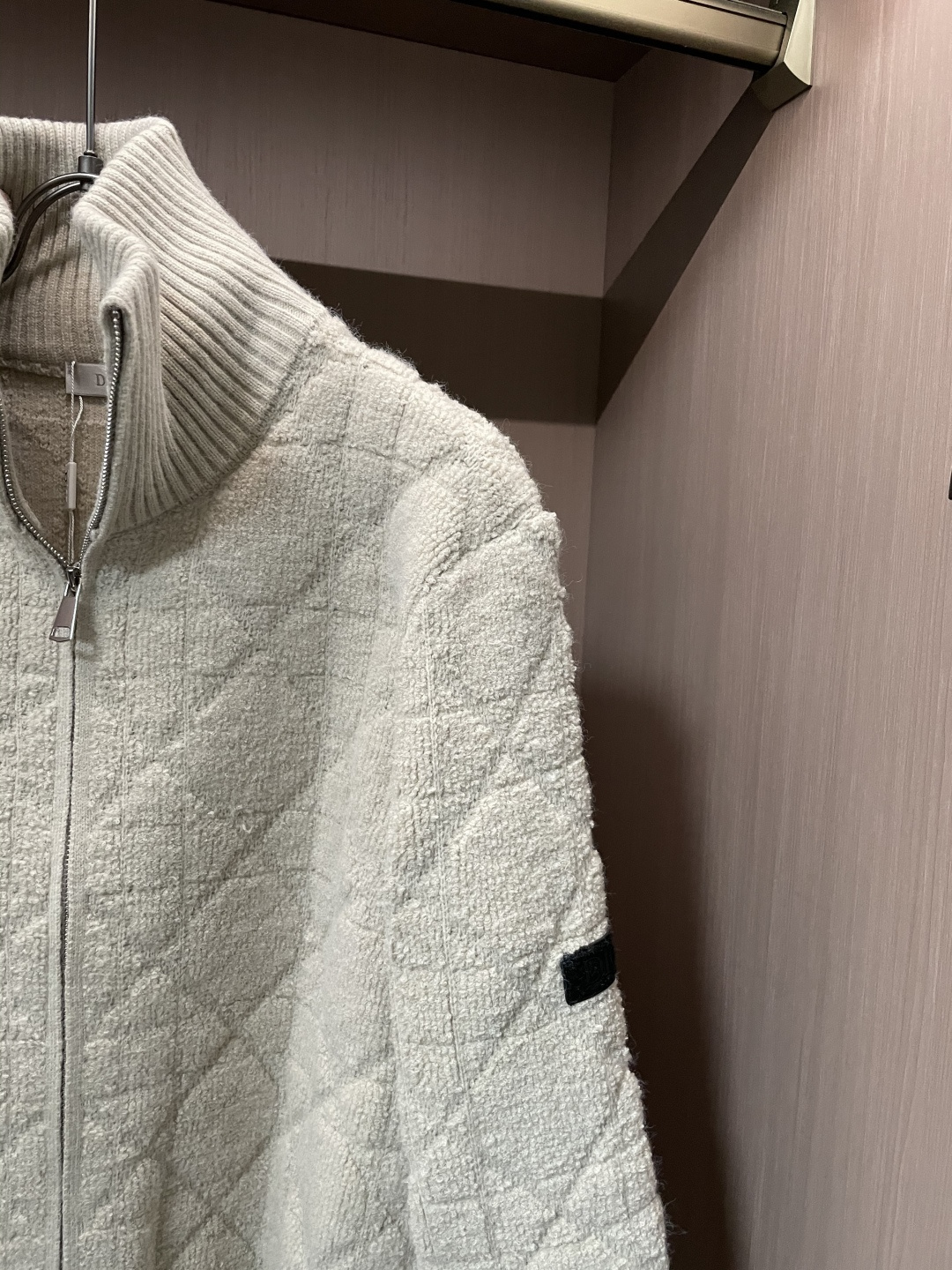 CD 25早秋新款纯色菱形格纹格子立领开衫针织衫 D家以其精湛的工艺技术和源源不断的想像力 成为当代最具