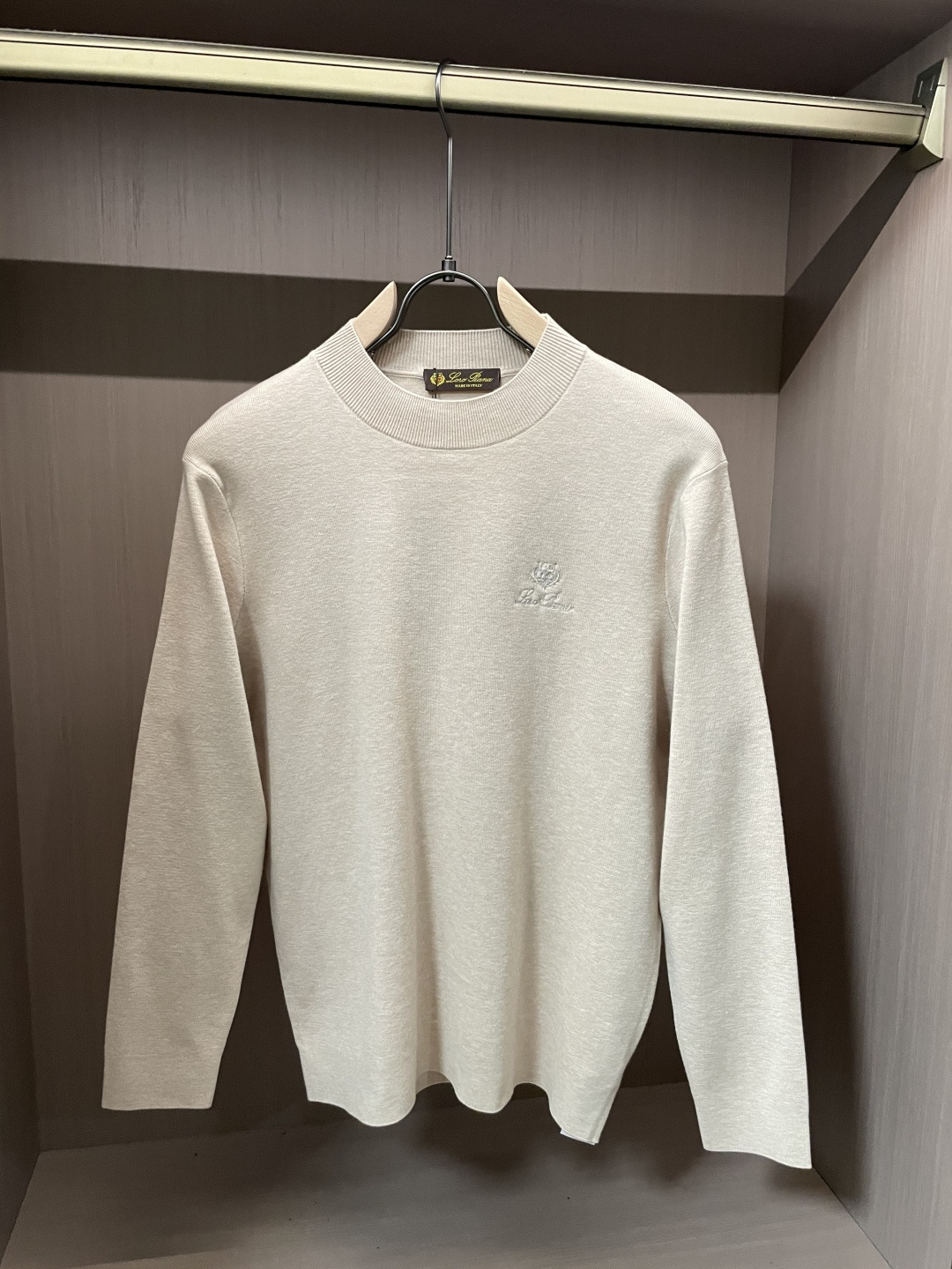 lP🆕 重磅推荐！2025aw秋冬新款 专柜同步 时尚经典基础款针织衫 秋冬必备款 采用针织衫加厚毛衣，