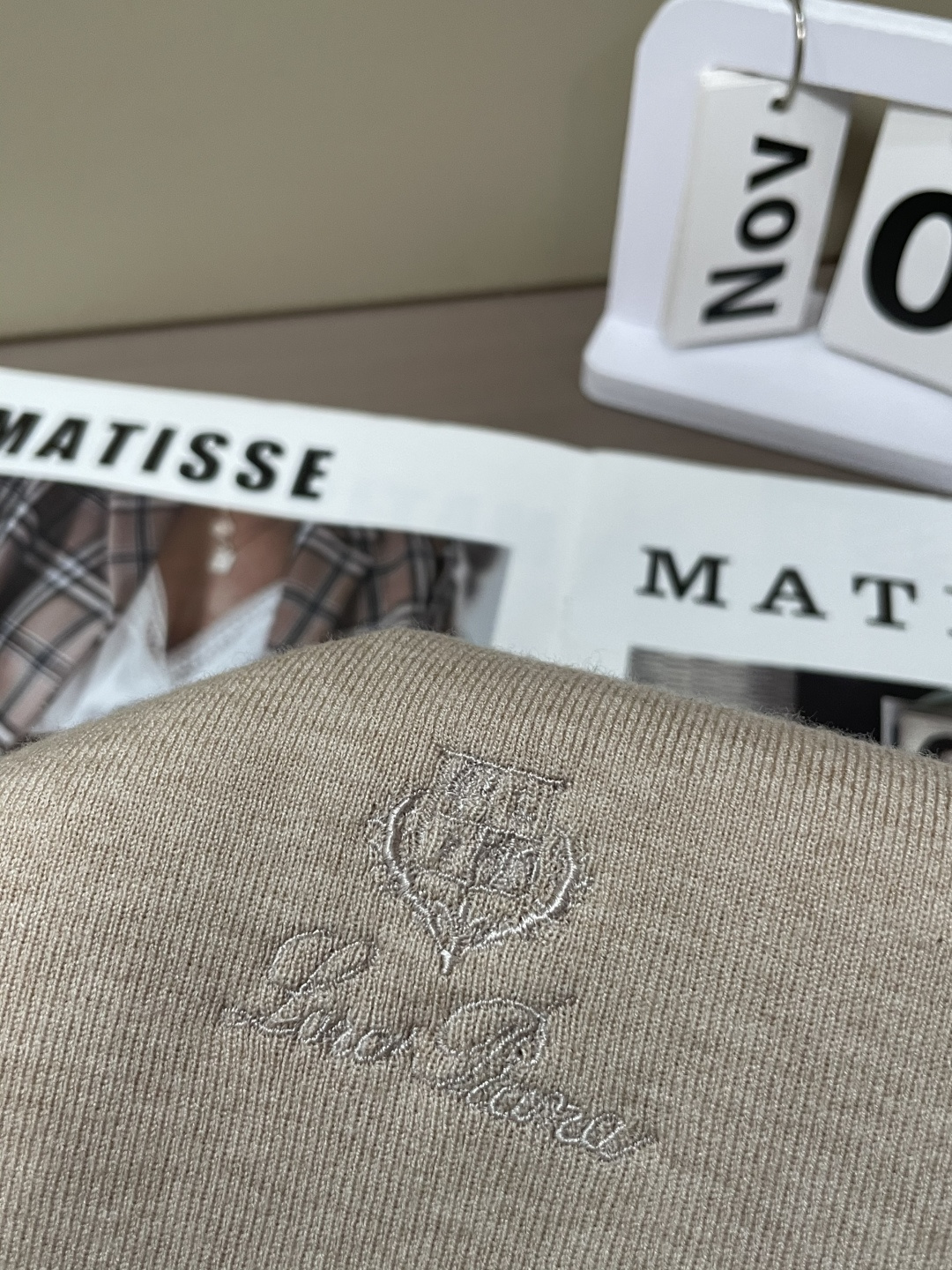 lP🆕 重磅推荐！2025aw秋冬新款 专柜同步 时尚经典基础款针织衫 秋冬必备款 采用针织衫加厚毛衣，