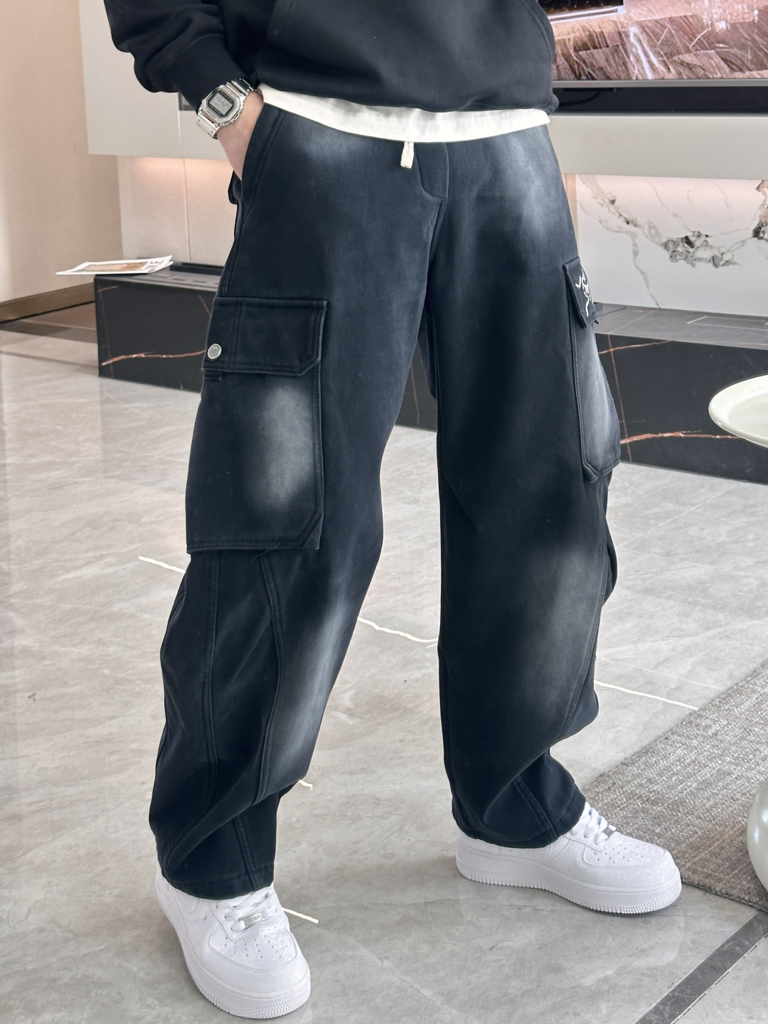 · 始祖鸟 2025秋冬最新系列男士加厚休闲裤！内里加绒，非常保暖，北方的宝子们赶紧备上！采用客供弹力柔