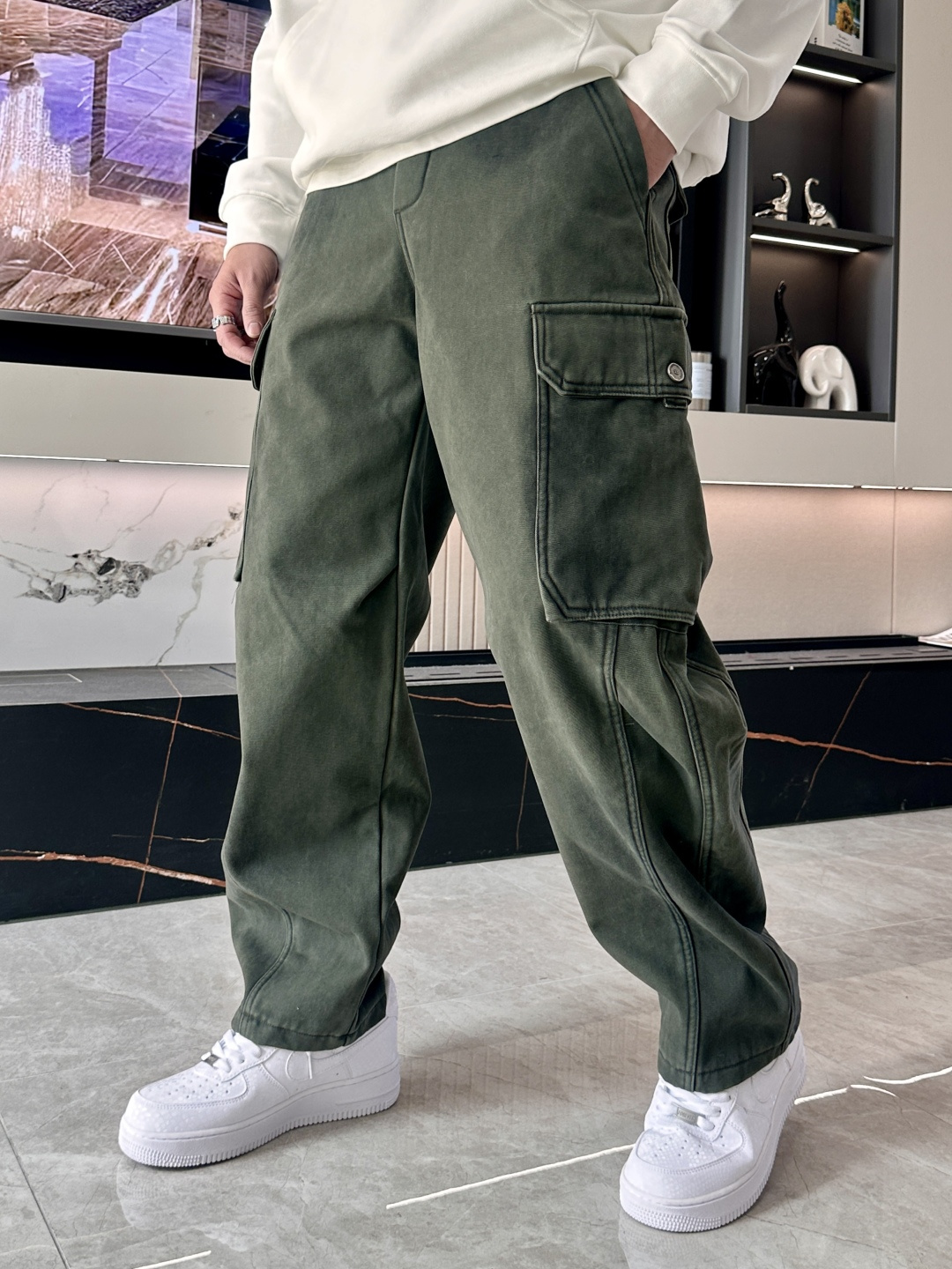 · 始祖鸟 2025秋冬最新系列男士加厚休闲裤！内里加绒，非常保暖，北方的宝子们赶紧备上！采用客供弹力柔