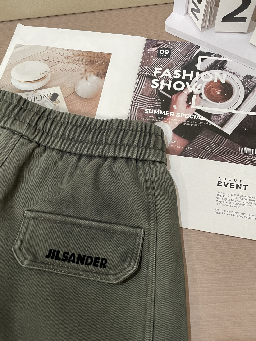 · 始祖鸟 2025秋冬最新系列男士加厚休闲裤！内里加绒，非常保暖，北方的宝子们赶紧备上！采用客供弹力柔