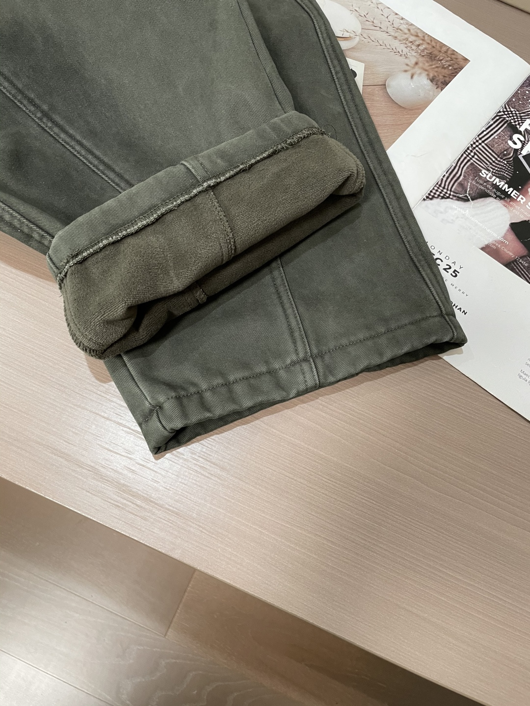 · 始祖鸟 2025秋冬最新系列男士加厚休闲裤！内里加绒，非常保暖，北方的宝子们赶紧备上！采用客供弹力柔