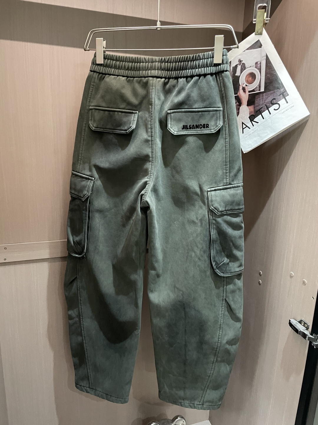 · 始祖鸟 2025秋冬最新系列男士加厚休闲裤！内里加绒，非常保暖，北方的宝子们赶紧备上！采用客供弹力柔