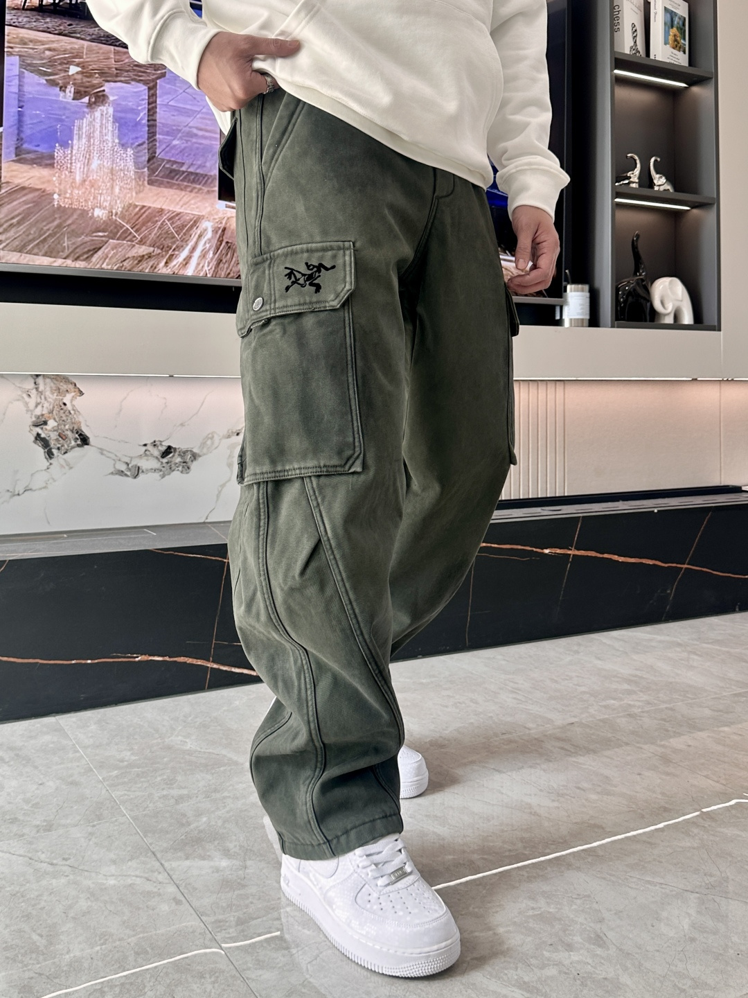 · 始祖鸟 2025秋冬最新系列男士加厚休闲裤！内里加绒，非常保暖，北方的宝子们赶紧备上！采用客供弹力柔