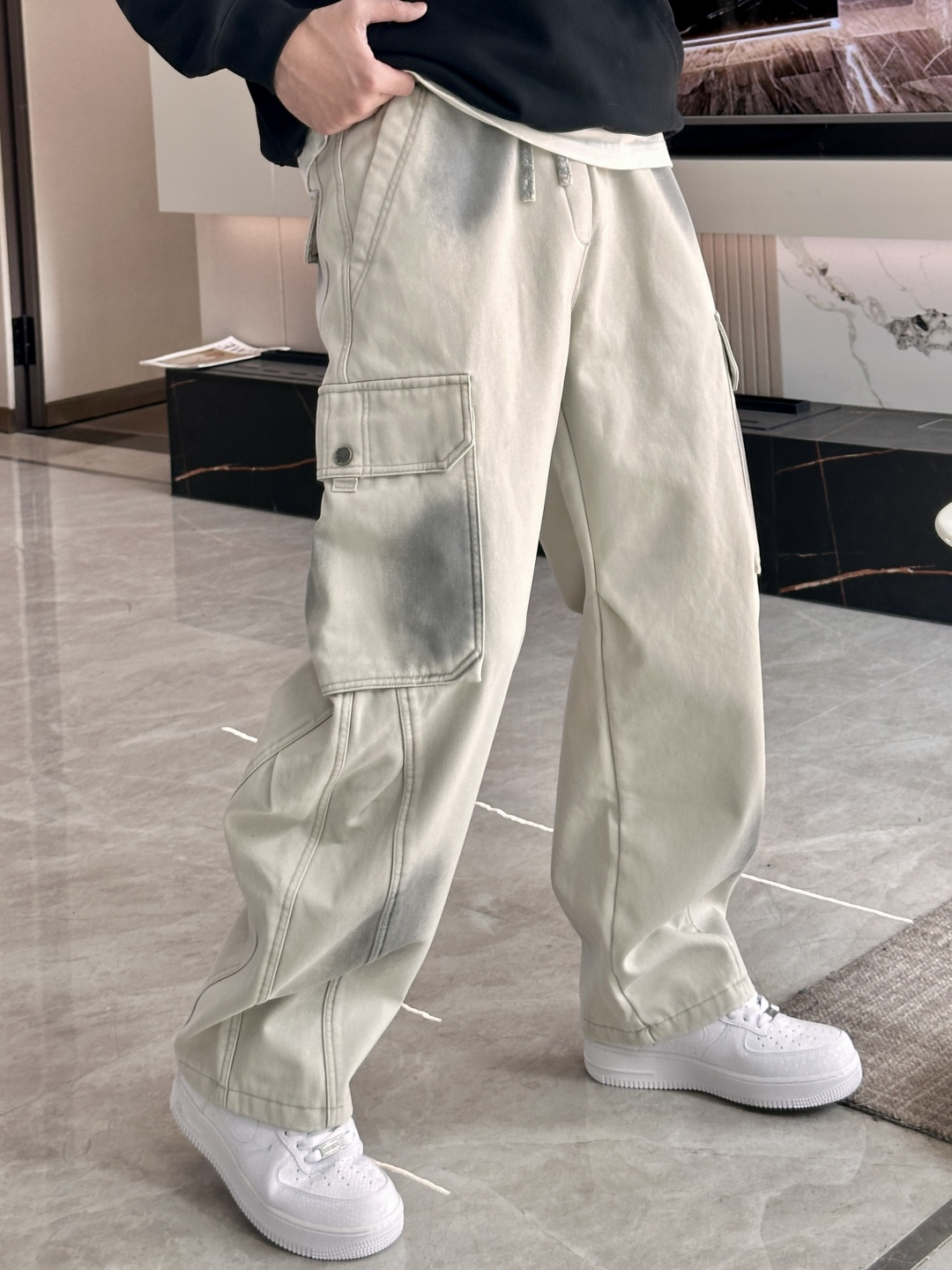 · 始祖鸟 2025秋冬最新系列男士加厚休闲裤！内里加绒，非常保暖，北方的宝子们赶紧备上！采用客供弹力柔