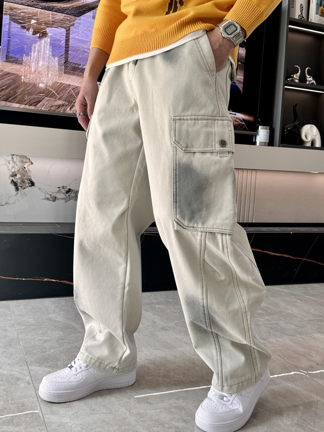 · 始祖鸟 2025秋冬最新系列男士加厚休闲裤！内里加绒，非常保暖，北方的宝子们赶紧备上！采用客供弹力柔