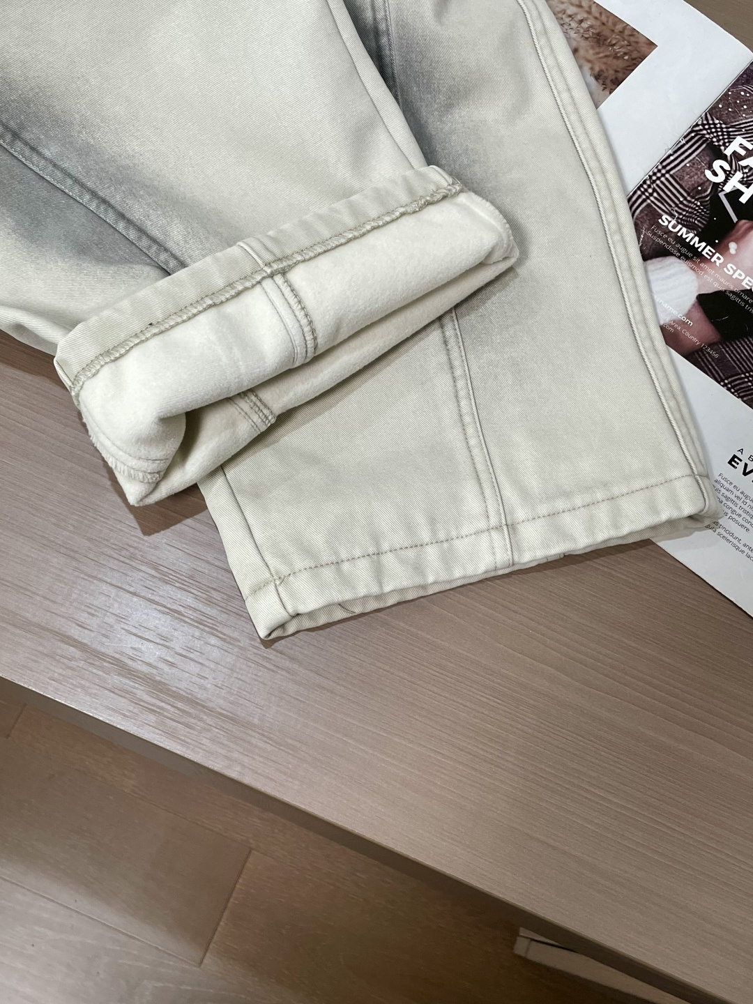 · 始祖鸟 2025秋冬最新系列男士加厚休闲裤！内里加绒，非常保暖，北方的宝子们赶紧备上！采用客供弹力柔