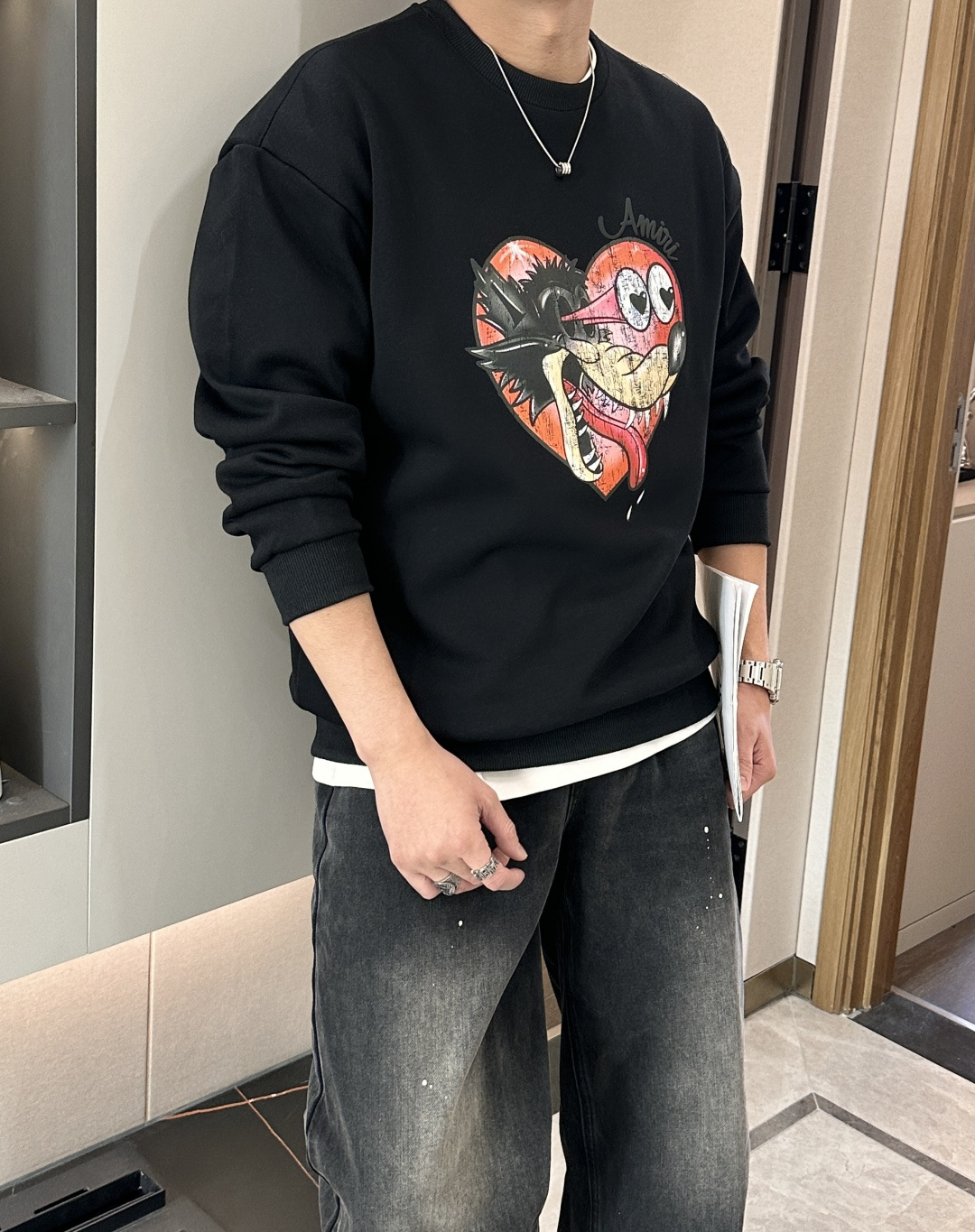 NO:657660,Amini ss new men's sweatshirt, thickened round-neck sweatshirt, custom-made fabrics, you can see from the beginning that it is very smooth fabric, soft and skin-friendly, the upper body is crisp and stylish, the surface has a warm luster, high-end and texture, the upper body is very distinctive, brand letter logo embellishment, elegant and natural version, moderate thickness, suitable for autumn and winter wear, business and casual wear. Size M-2XL, hoodie, sweatshirts, alexander  wang19860909Amini ss新款男士卫衣 加厚款圆领卫衣,客供定织料,入手便知极具柔滑面料,手感柔软亲肤,上身挺括有型,表面又有着温润的光泽感,高档而显质感,上身很有特点,品牌字母标识点缀,优雅自然的版型,厚度适中,适合秋冬穿着,商务休闲都很实穿的一款. 尺码M-2XL,,hoodie,sweatshirts,alexander wang,Men's clothing