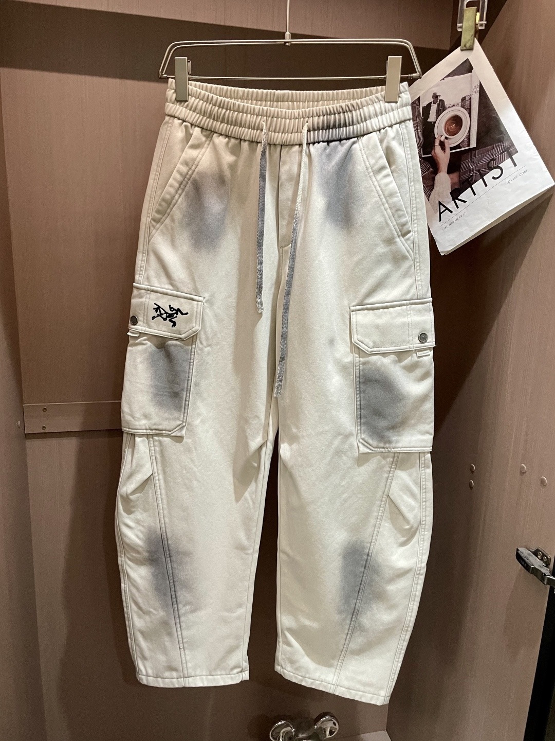 始祖鸟 2025秋冬最新系列男士加厚休闲裤！内里加绒，非常保暖，北方的宝子们赶紧备上！采用客供弹力柔棉材