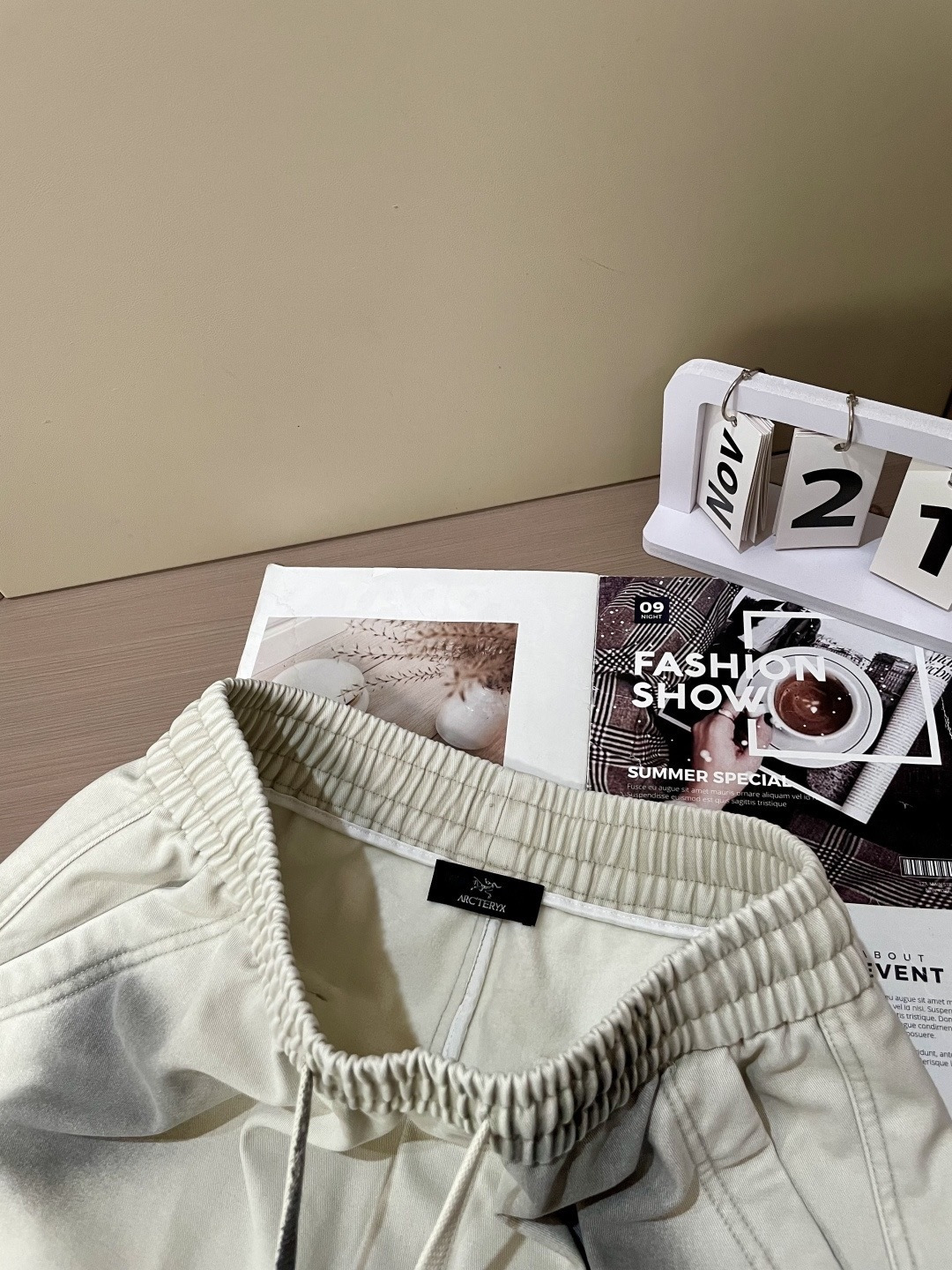 始祖鸟 2025秋冬最新系列男士加厚休闲裤！内里加绒，非常保暖，北方的宝子们赶紧备上！采用客供弹力柔棉材