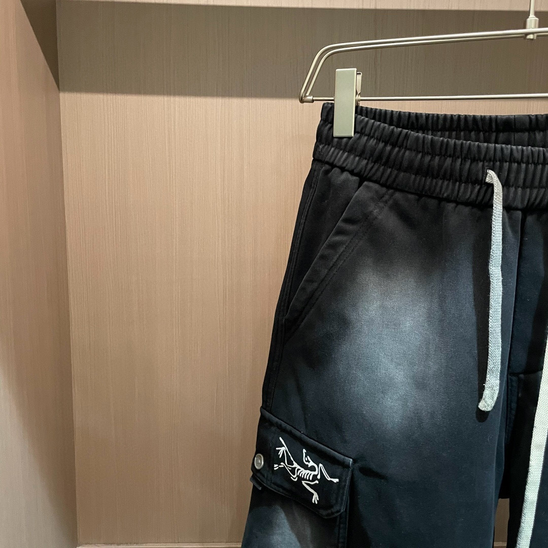 始祖鸟 2025秋冬最新系列男士加厚休闲裤！内里加绒，非常保暖，北方的宝子们赶紧备上！采用客供弹力柔棉材