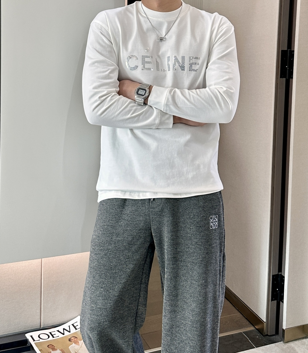 NO:623648,Celine's new autumn and winter long sleeves, customized fabrics, unique craftsmanship logo, excellent comfort and breathability, soft, wrinkle-resistant, elastic and excellent drape. Whether worn alone or layered, they are handsome. Pursuing luxury, noble and elegant style, creating extraordinary men's taste, the visual effect is very good, extremely high-grade, simple and fashionable, a must-have choice for leisure and business!  Size S-XXL,,celine,alexander wang19860909Celine 秋冬新款长袖,定制面料,独特工艺logo,舒适性与透气性兼优,柔软抗皱弹性和垂性极佳,无论是单穿或是内搭都是帅气十足,追求奢华高贵优雅风范,打造不凡男士品味,视觉效果非常赞,档次极高,简约时尚,休闲商务必备之选！ 码数S-XXL,,celine,alexander wang,Men's clothing