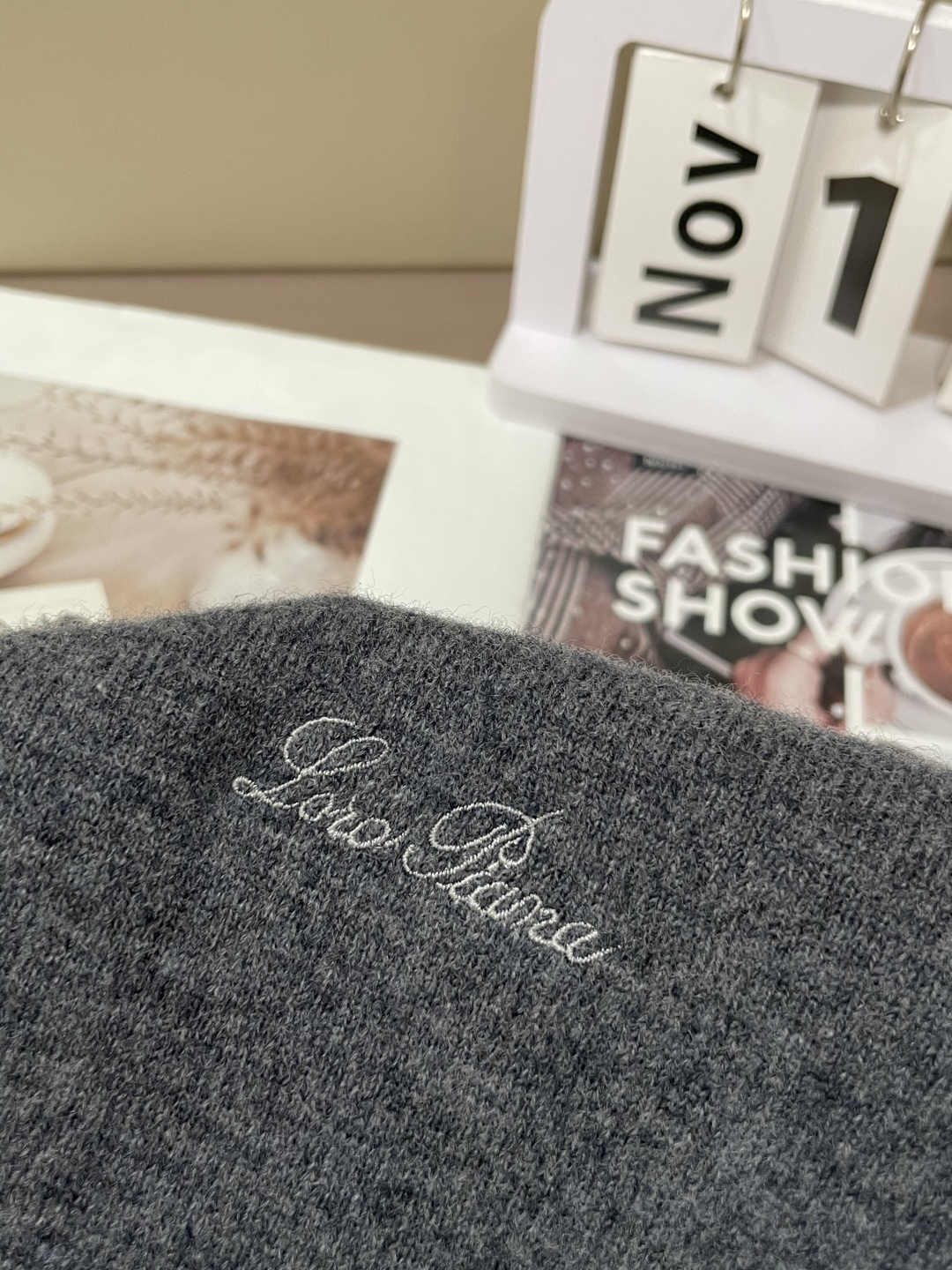 lp🆕 重磅推荐！2025aw秋冬新款 100%绵羊毛 专柜同步 时尚经典基础款针织衫 秋冬必备款 采用