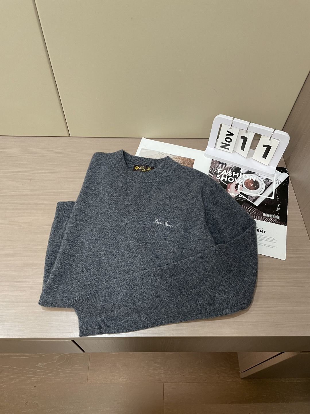 lp🆕 重磅推荐！2025aw秋冬新款 100%绵羊毛 专柜同步 时尚经典基础款针织衫 秋冬必备款 采用