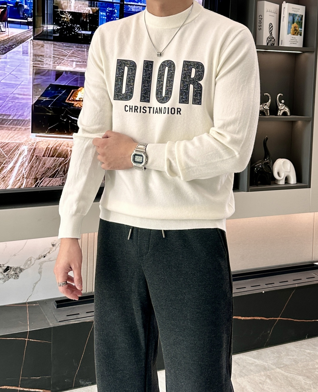 NO:657672,Dior highly recommends!  aw new autumn and winter styles, synchronized with counters, fashionable classic basic sweaters, must-have styles for autumn and winter, using thickened knitted sweaters, exquisite, simple and elegant, brand element embellishment design, not too complicated craftsmanship, playing with the fusion of design and materials, simple European style, a perfect base for autumn and winter!  Size m-xxxl,,dior,sweaters,alexander wang19860909Dior 重磅推荐！aw秋冬新款 专柜同步 时尚经典基础款针织衫 秋冬必备款 采用针织衫加厚毛衣,精致简洁大方 品牌元素点缀设计 没有过多复杂的工艺 玩的就是设计与材质的融合 简约的欧风 秋冬季打底神器！ 尺码m-xxxl,,dior,sweaters,alexander wang,Men's clothing