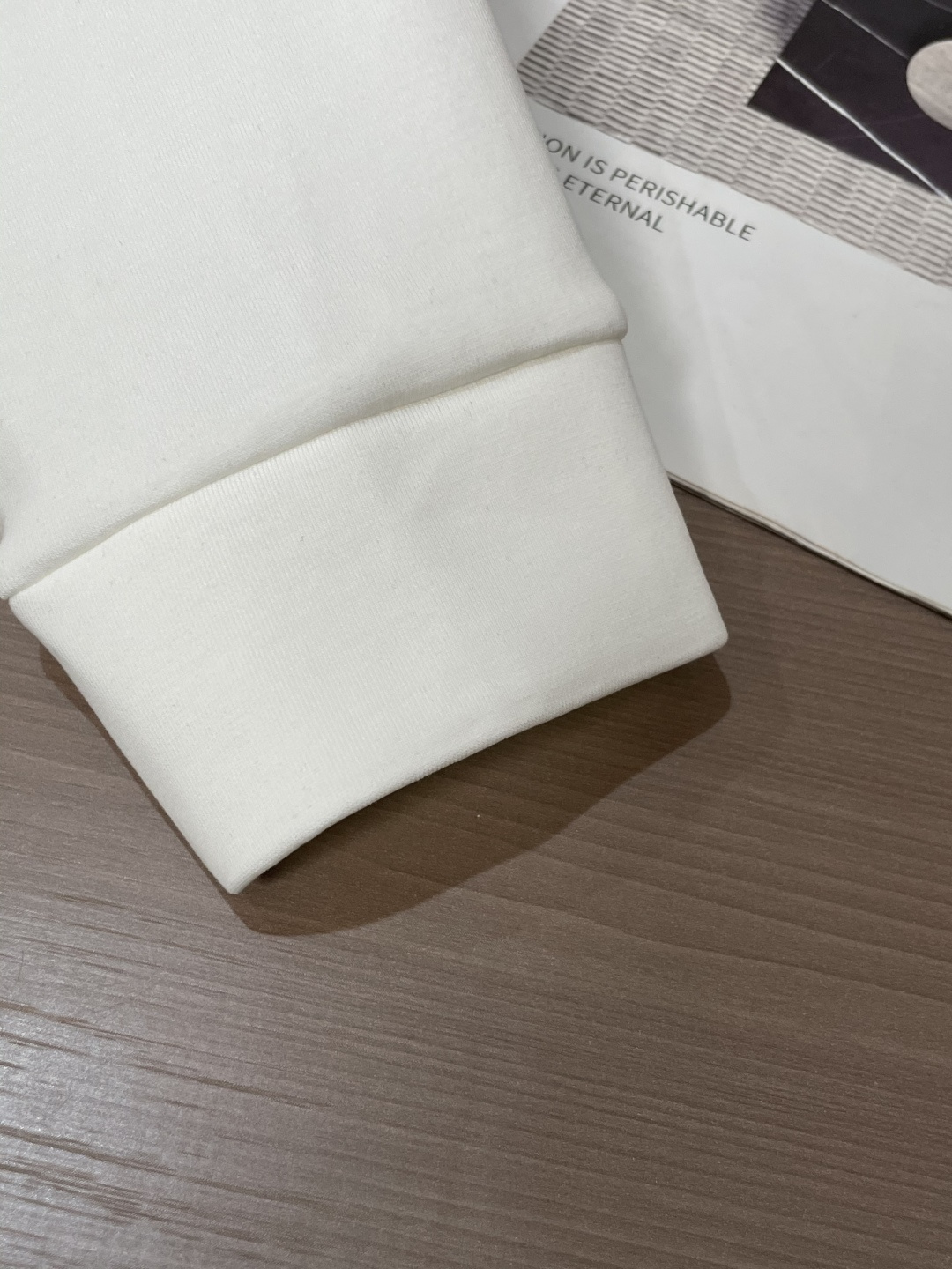 🌾 Dior 圆领套头卫衣；经典套头男女同款，简约大气系列单品，低调奢华大气百搭款！卫衣选用客供100%