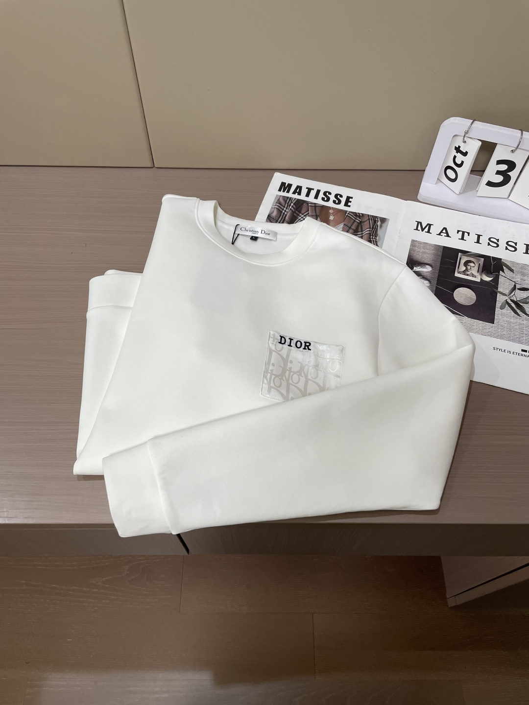 🌾 Dior 圆领套头卫衣；经典套头男女同款，简约大气系列单品，低调奢华大气百搭款！卫衣选用客供100%