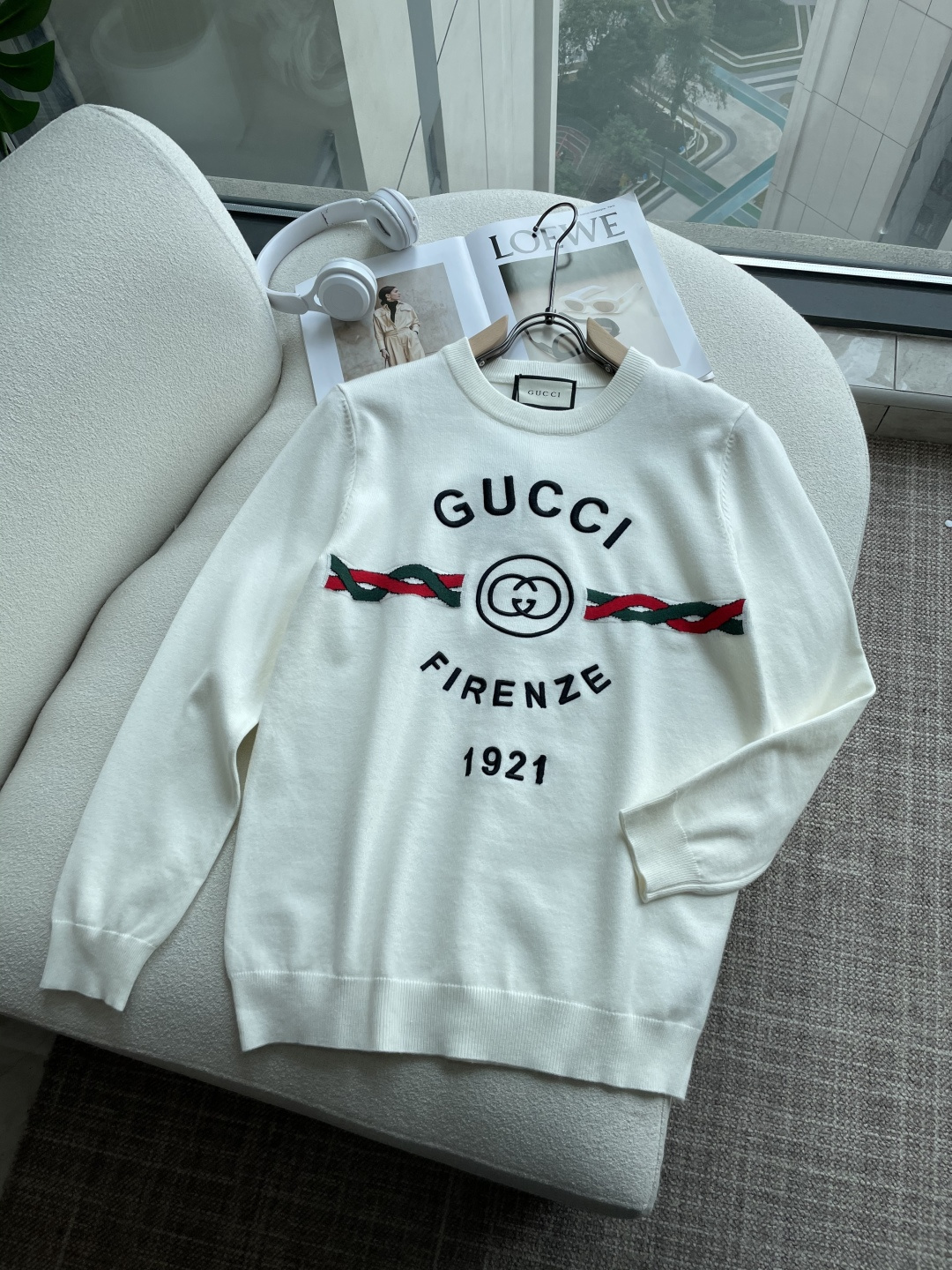 NO:661788,Highly recommended by Gucc!  2025aw autumn and winter new styles, synchronized with counters, fashionable classic basic sweaters, must-have styles for autumn and winter, using thickened sweaters, exquisite, simple and elegant, brand element embellishment design, not too complicated craftsmanship, playing with the fusion of design and materials, simple European style, a perfect base for autumn and winter!  Size m-xxxl,,gucci,sweaters, 19860909Gucc 重磅推荐！2025aw秋冬新款 专柜同步 时尚经典基础款针织衫 秋冬必备款 采用针织衫加厚毛衣,精致简洁大方 品牌元素点缀设计 没有过多复杂的工艺 玩的就是设计与材质的融合 简约的欧风 秋冬季打底神器！ 尺码m-xxxl,,gucci,sweaters, ,Men's clothing