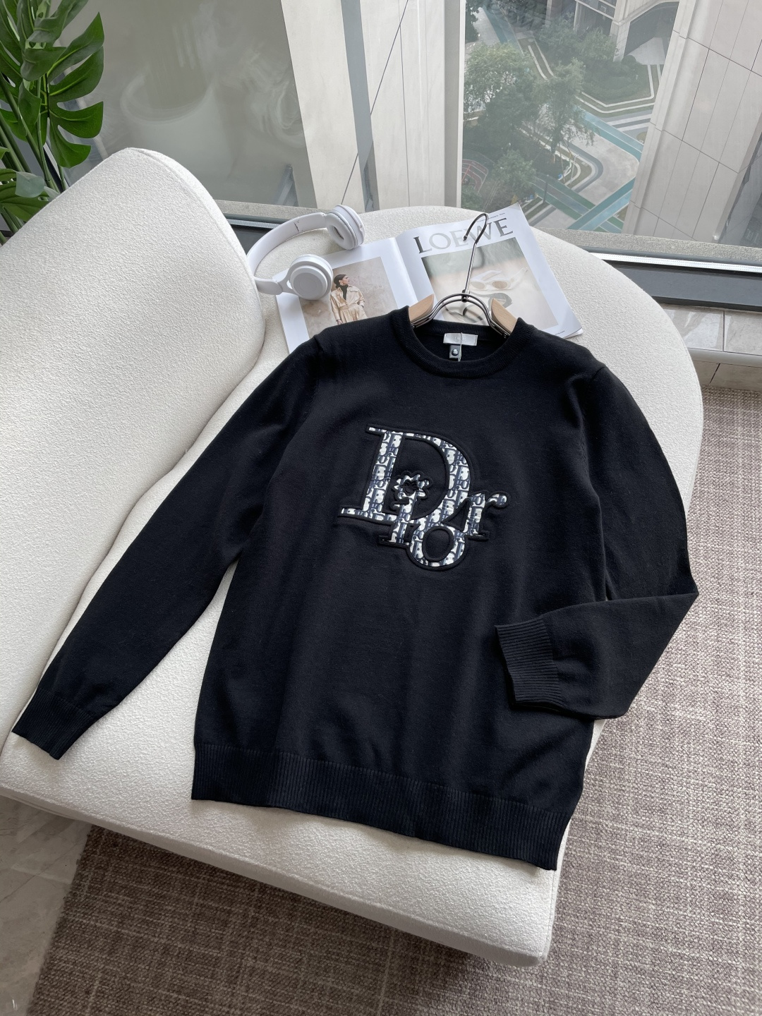 NO:661794,Dior highly recommends!  2025aw autumn and winter new styles, synchronized with counters, fashionable classic basic sweaters, must-have styles for autumn and winter, using thickened sweaters, exquisite, simple and elegant, brand element embellishment design, not too complicated craftsmanship, playing with the fusion of design and materials, simple European style, a perfect base for autumn and winter!  Size m-xxxl,,dior,sweaters, 19860909Dior 重磅推荐！2025aw秋冬新款 专柜同步 时尚经典基础款针织衫 秋冬必备款 采用针织衫加厚毛衣,精致简洁大方 品牌元素点缀设计 没有过多复杂的工艺 玩的就是设计与材质的融合 简约的欧风 秋冬季打底神器！ 尺码m-xxxl,,dior,sweaters, ,Men's clothing