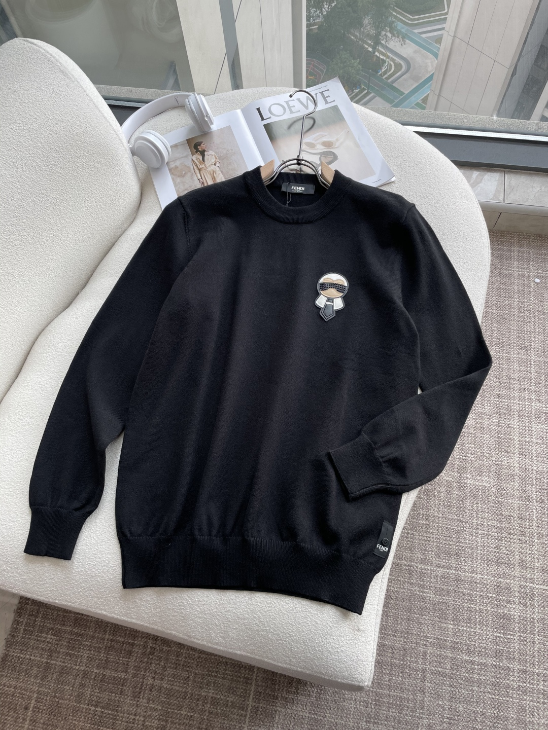 NO:661823,FD highly recommended!  2025aw autumn and winter new styles, synchronized with counters, fashionable classic basic sweaters, must-have styles for autumn and winter, using thickened sweaters, exquisite, simple and elegant, brand element embellishment design, not too complicated craftsmanship, playing with the fusion of design and materials, simple European style, a perfect base for autumn and winter!  Size m-xxxl,,sweaters, 19860909FD 重磅推荐！2025aw秋冬新款 专柜同步 时尚经典基础款针织衫 秋冬必备款 采用针织衫加厚毛衣,精致简洁大方 品牌元素点缀设计 没有过多复杂的工艺 玩的就是设计与材质的融合 简约的欧风 秋冬季打底神器！ 尺码m-xxxl,,sweaters, ,Men's clothing