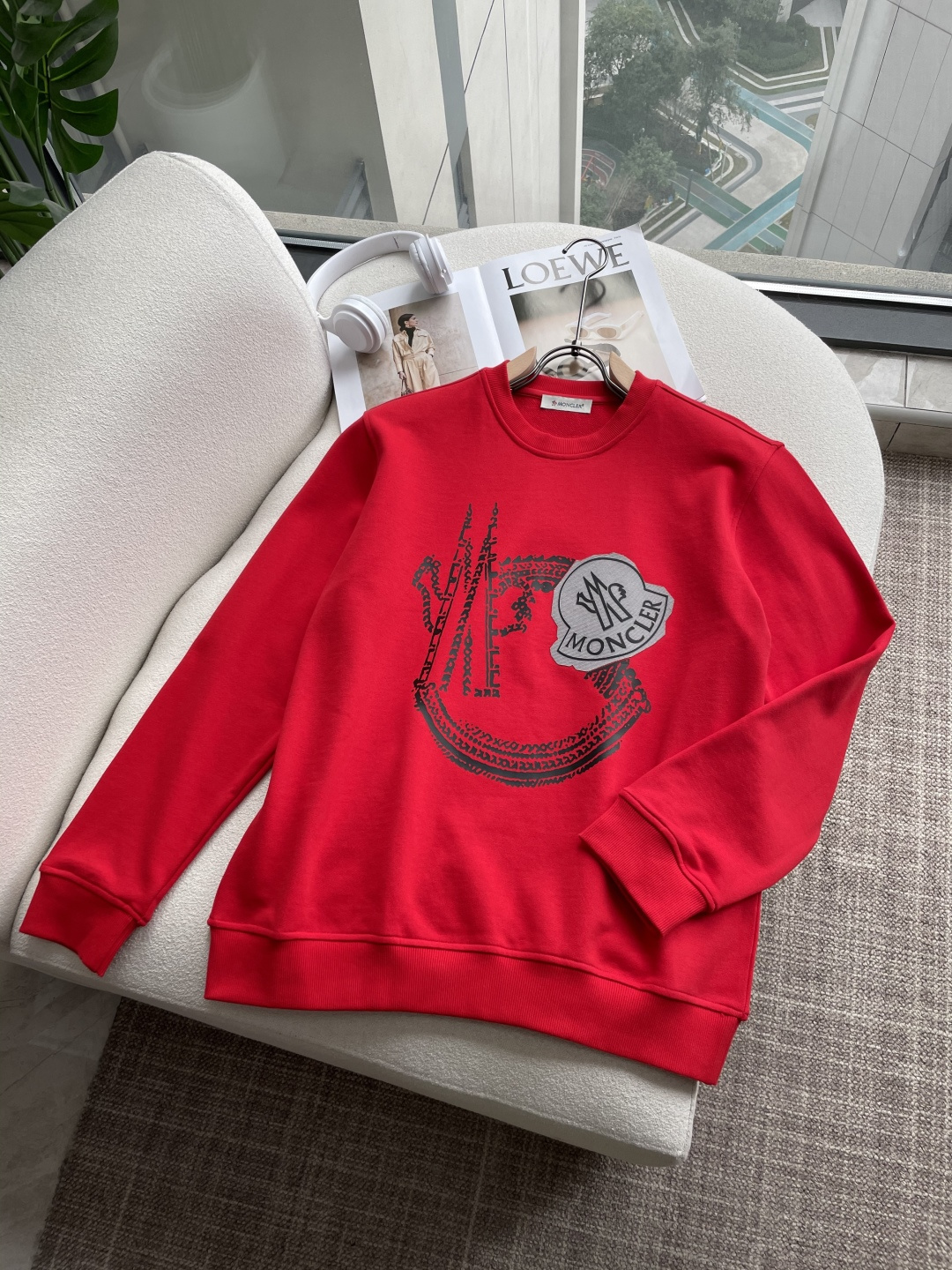 NO:661847,Meng Mouth / 2025 Autumn and Winter New Products Customized top-quality sweatshirt cotton, the fabric is particularly textured, a must-have item in winter, with good warmth retention. It can be worn by men and women, the details are in place, the version is awesome, and the upper body effect is very good!  Versatile item!  Size S-4XL,,Moncler,hoodie,sweatshirts, 19860909蒙口 /2025秋冬新品 定制顶级卫衣棉,面料特别有质感,冬季必备单品,保暖性好.男女通穿,细节到位,版型超赞,上身效果非常好！百搭单品！尺码S-4XL,,Moncler,hoodie,sweatshirts, ,Men's clothing