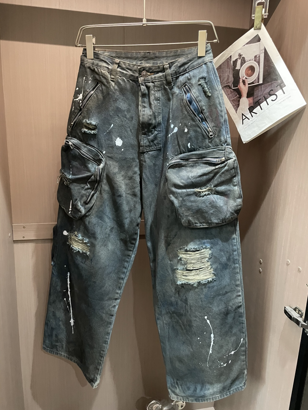 Balenciaga巴黎世家做旧破洞工装牛仔长裤✅ 面料：高密重磅丹宁牛仔面料，经做旧水洗+手工泼墨工艺